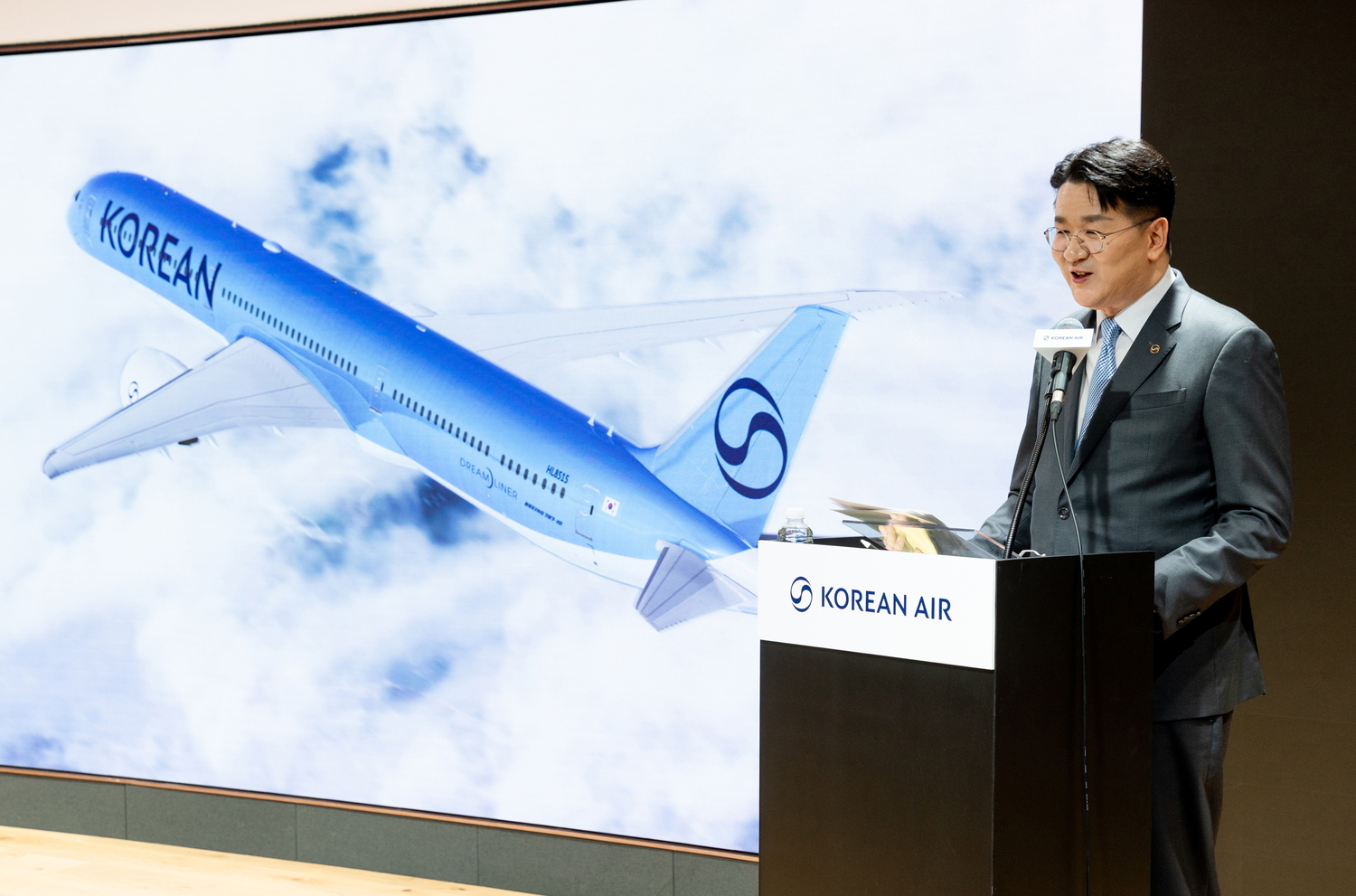 機内食やアメニティなどをリニューアル