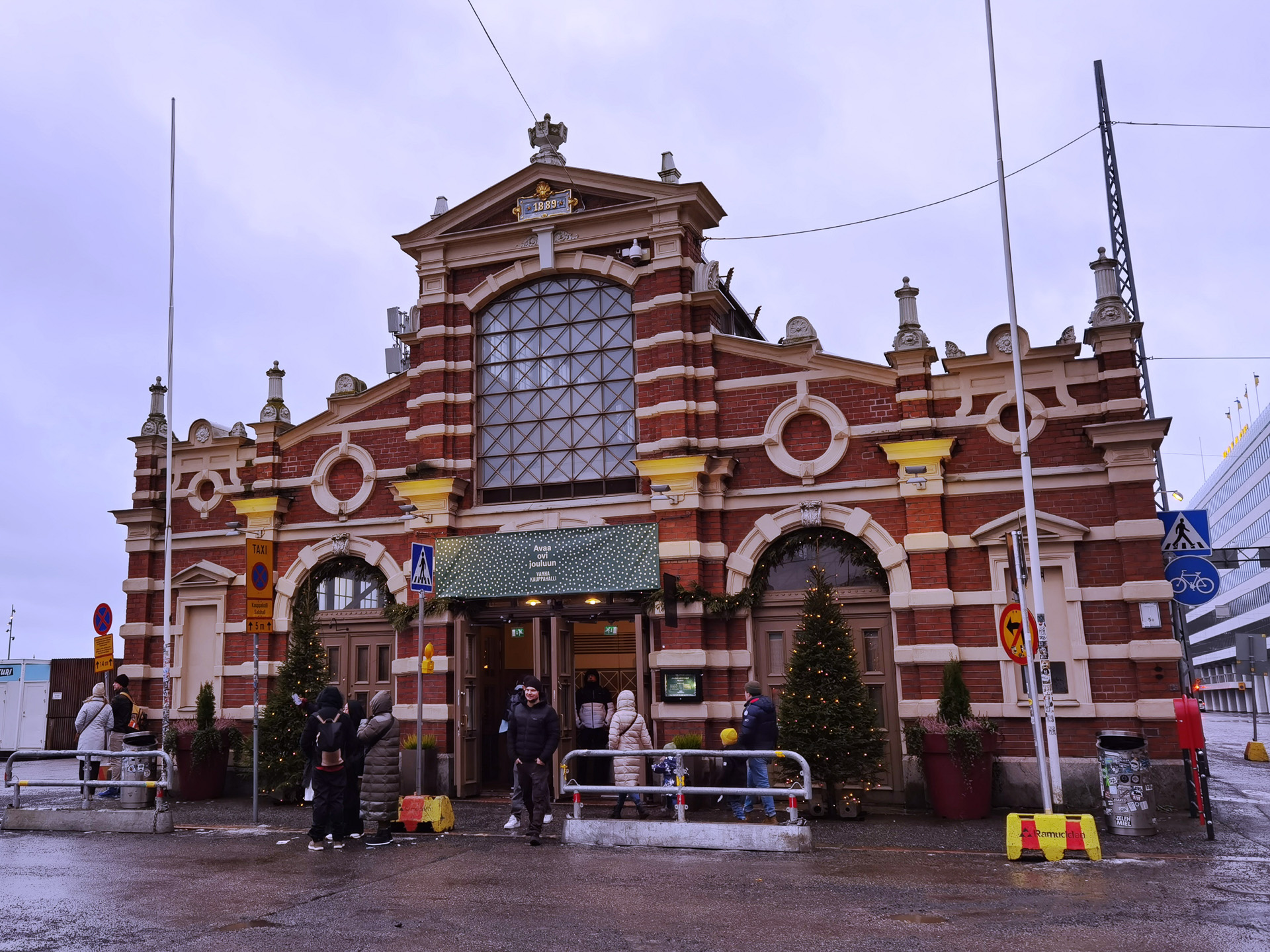 オールドマーケットホール