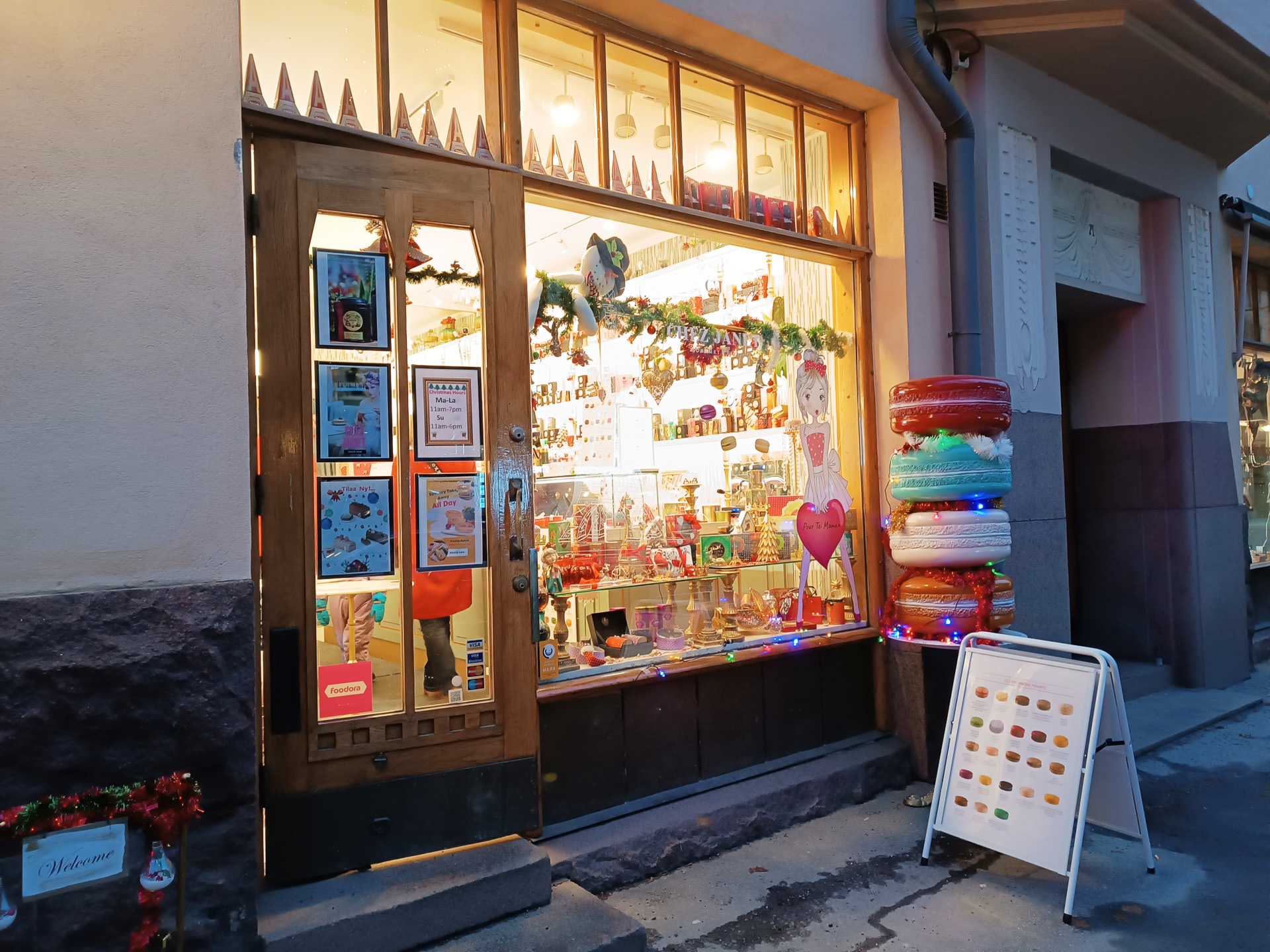 ブッシュとガレットを買った「Chez Janet Gourmet＆Gift」