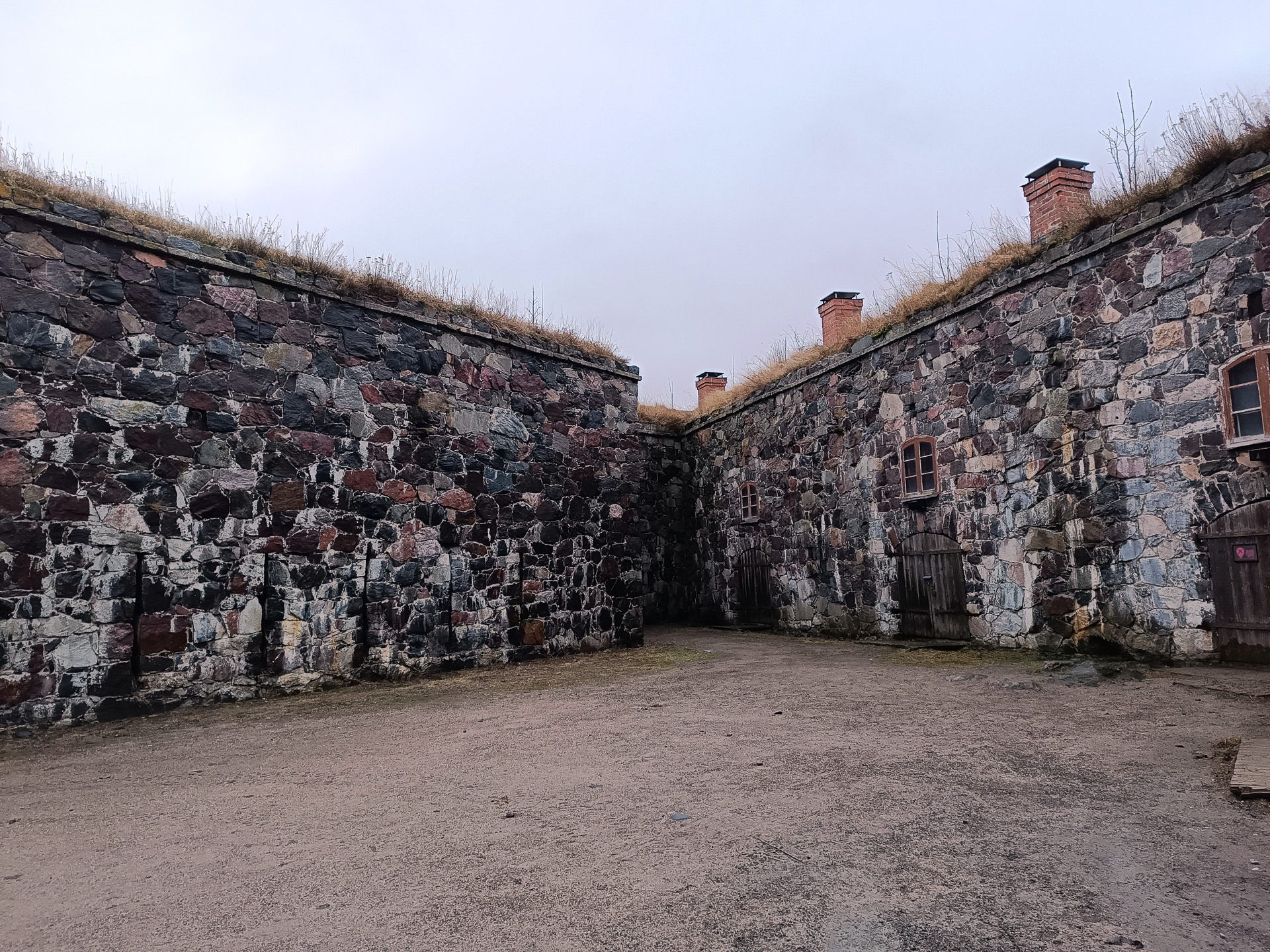 この辺に茶室があるはずなのですが……