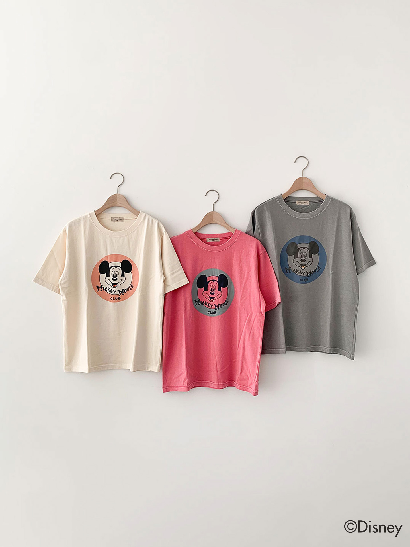 「ミッキー＆フレンズ/ヴィンテージライクTシャツ」（各3850円）