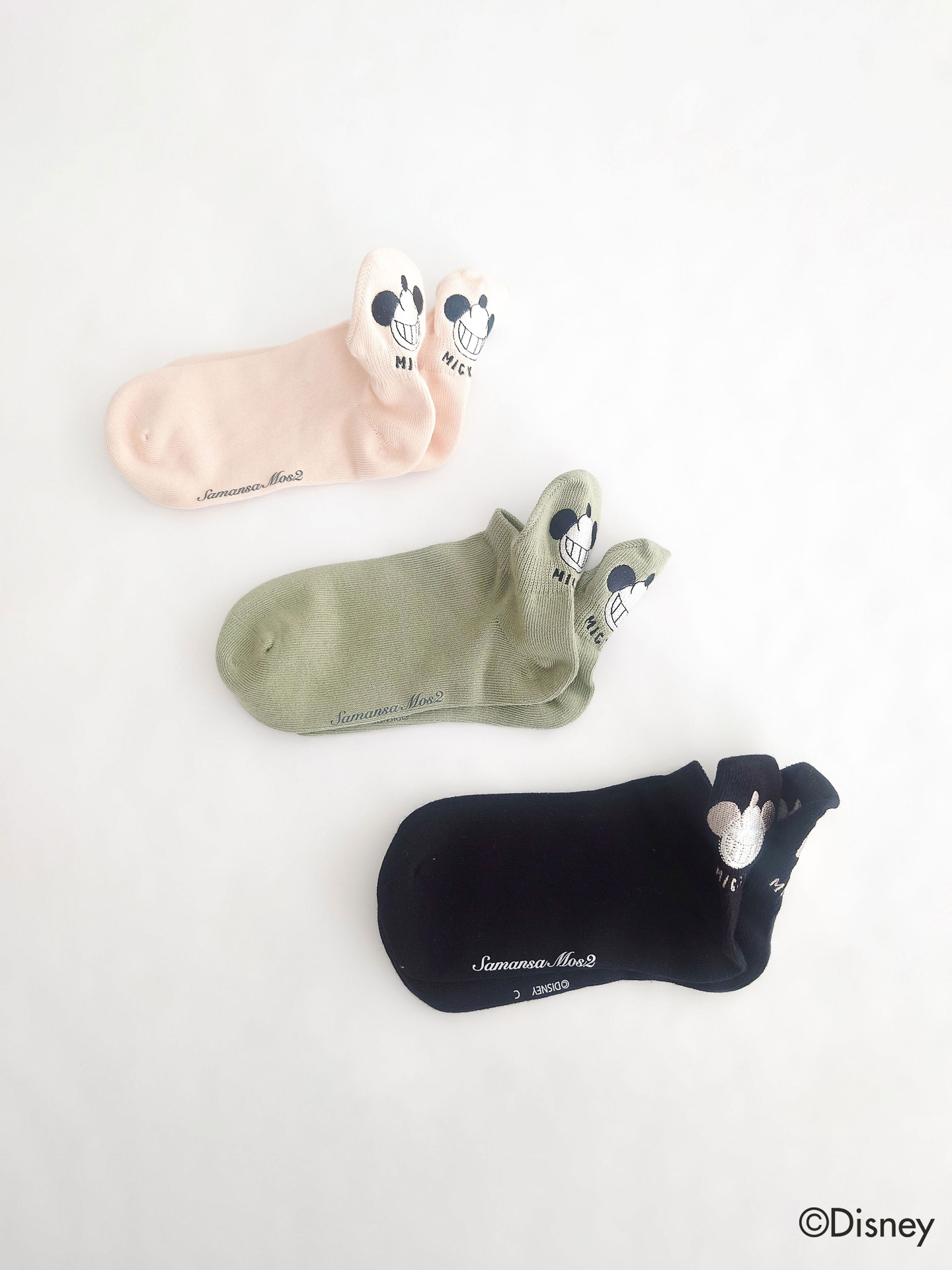 「ミッキー＆フレンズ/バック刺繍ソックス」（各1320円）