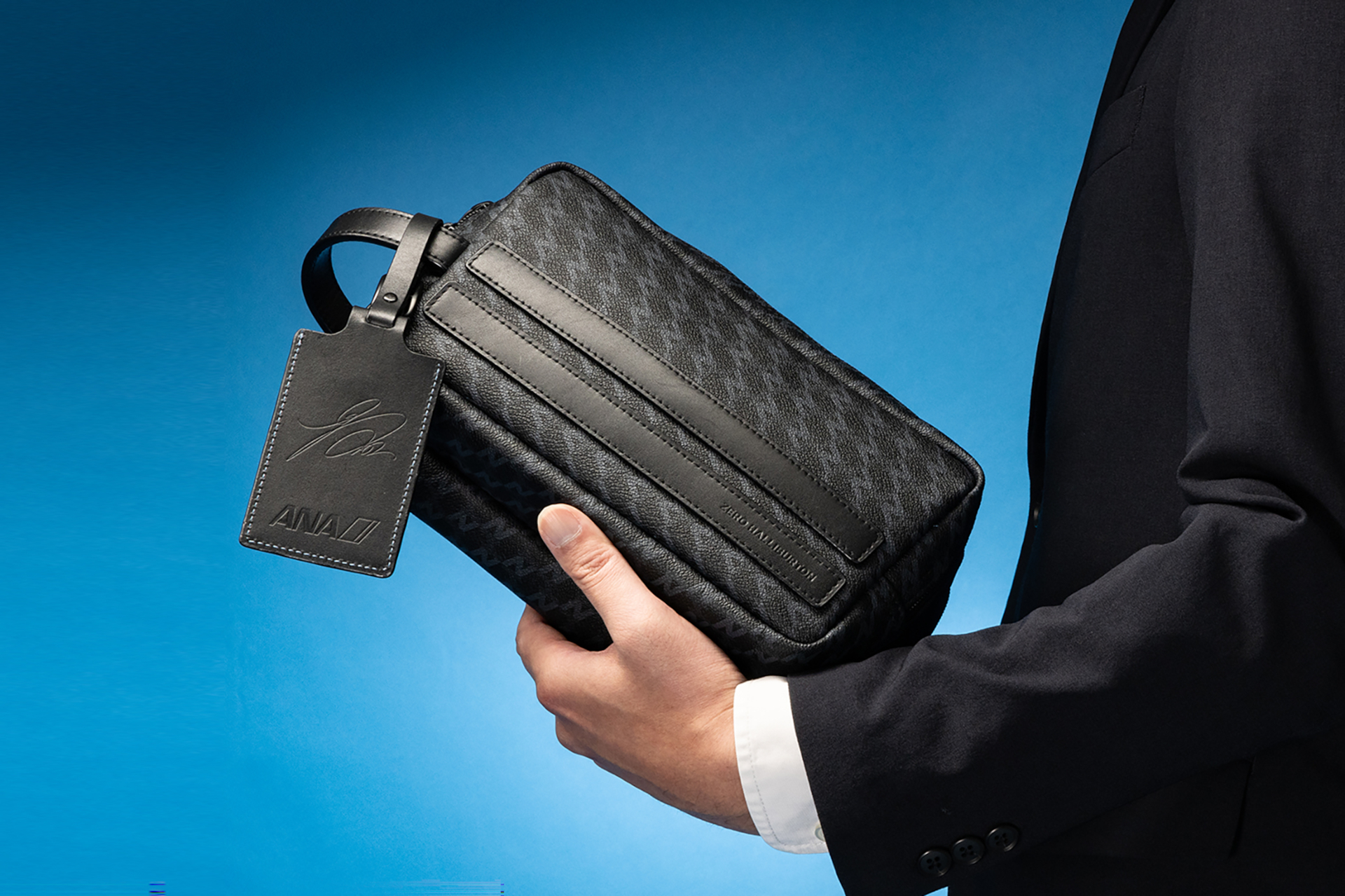 持ち運びに便利なハンドル付き