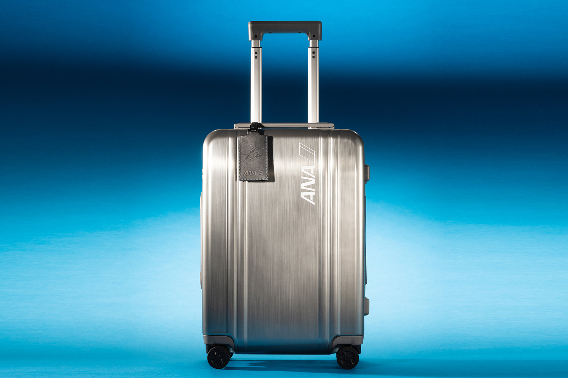 軽量ポリカーボネート製ラゲージ