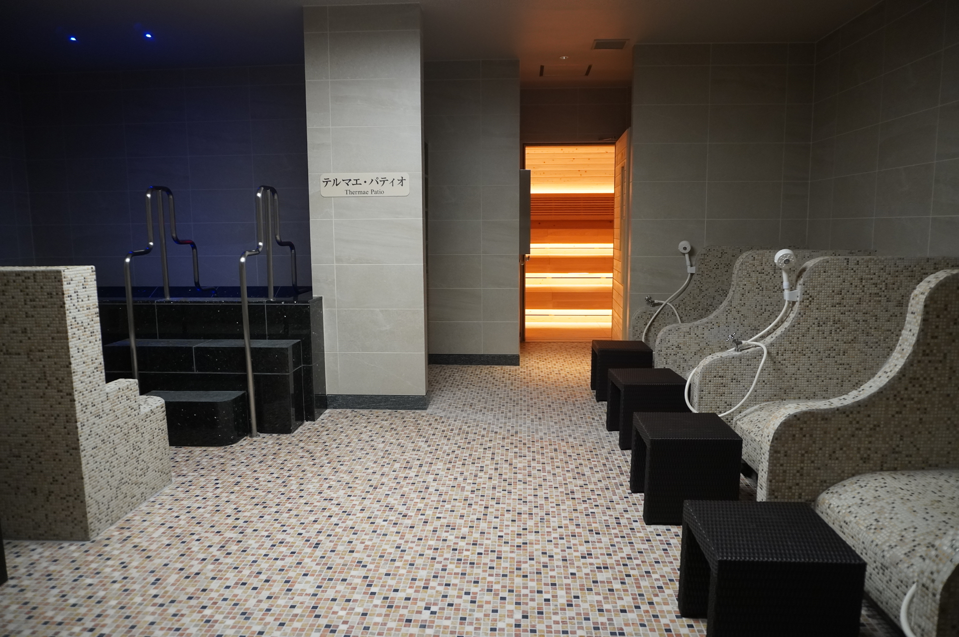 セルフロウリュもでき、水風呂とシャワー付きととのい椅子を完備