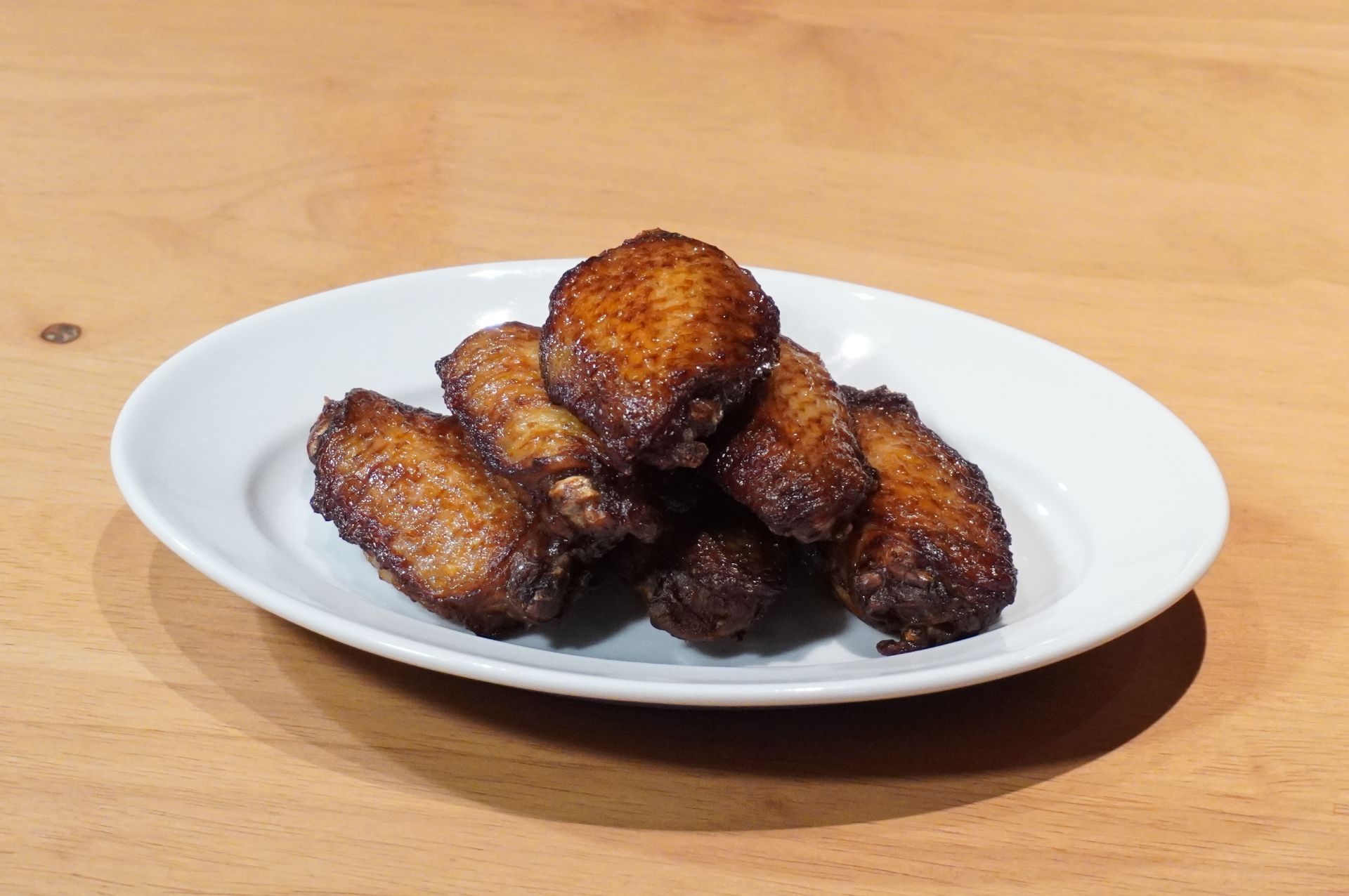 「手羽先の唐揚げ」（6本1500円）