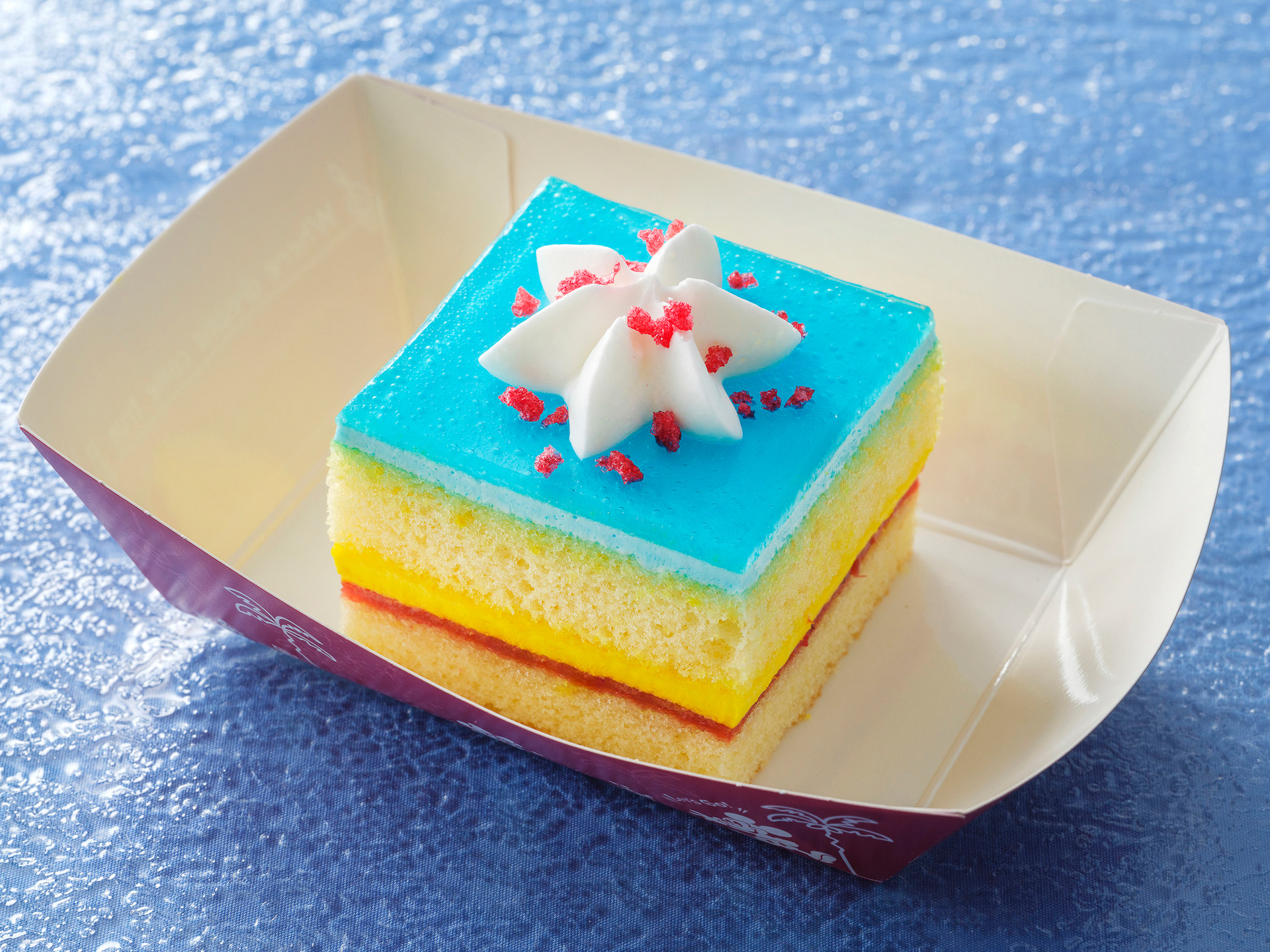 「レモンクリームケーキ」（550円）