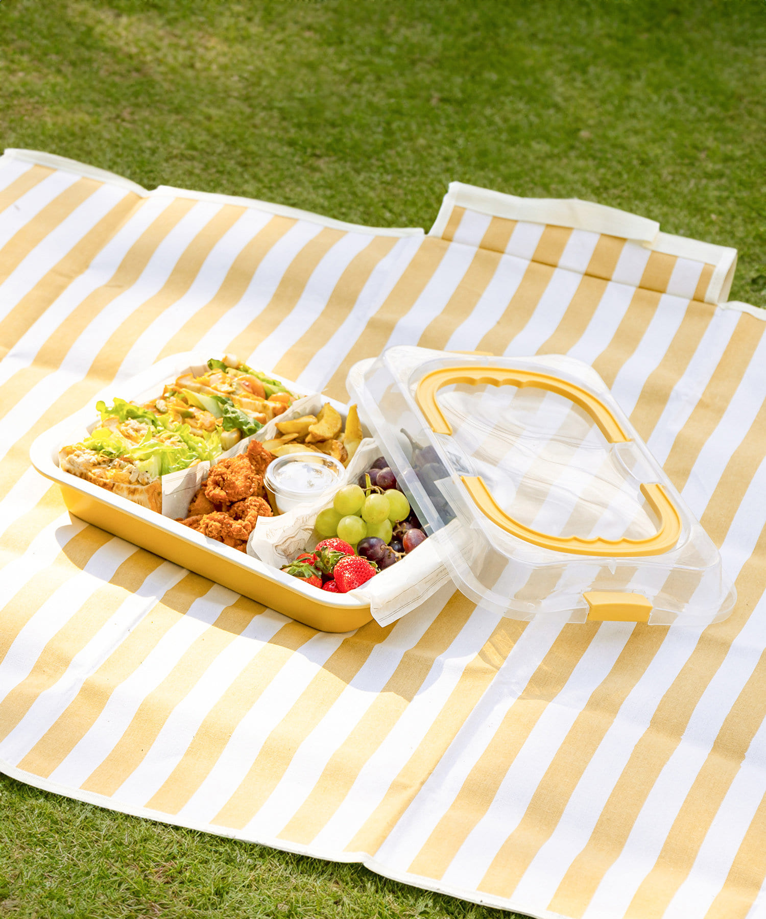 ピクニックランチトレイ（1320円）、約37×25×8cm（幅×奥行き×高さ）