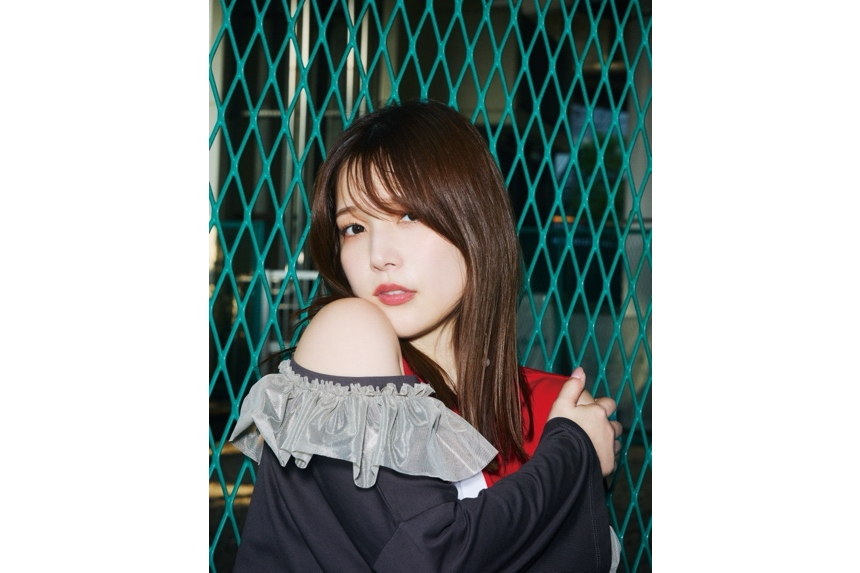 ナレーションは声優・内田真礼が担当