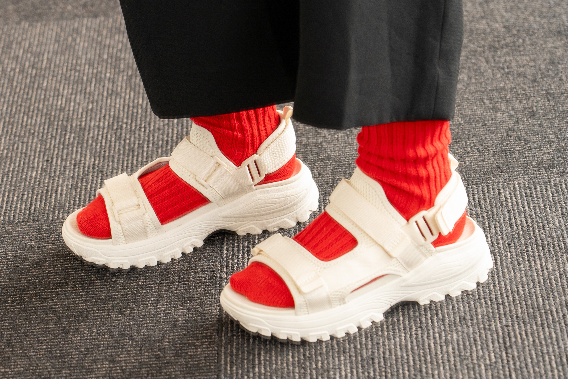 軽くて履きやすくて「これは買い！」だと感じたスポーツテープサンダル