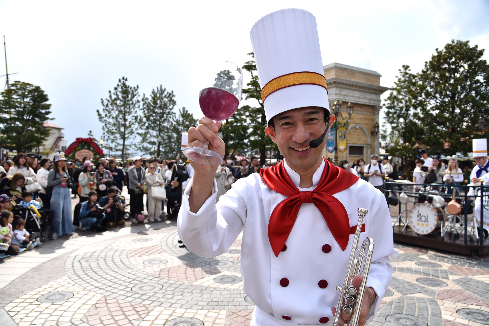 シェフたちが観客たちと音楽のコース料理を作り上げる