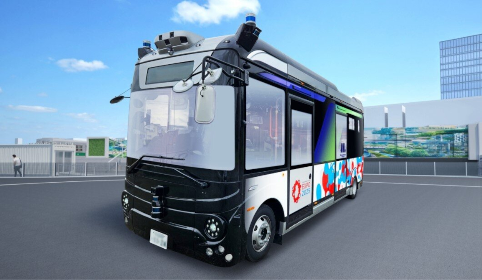 会場内を循環するEVバス「e Mover」（1回400円、1日1000円）。左は大阪メトロによる自動運転バス、右は関西電力など4社による走行中自動給電バスで、万博における体験・実証実験のひとつでもある