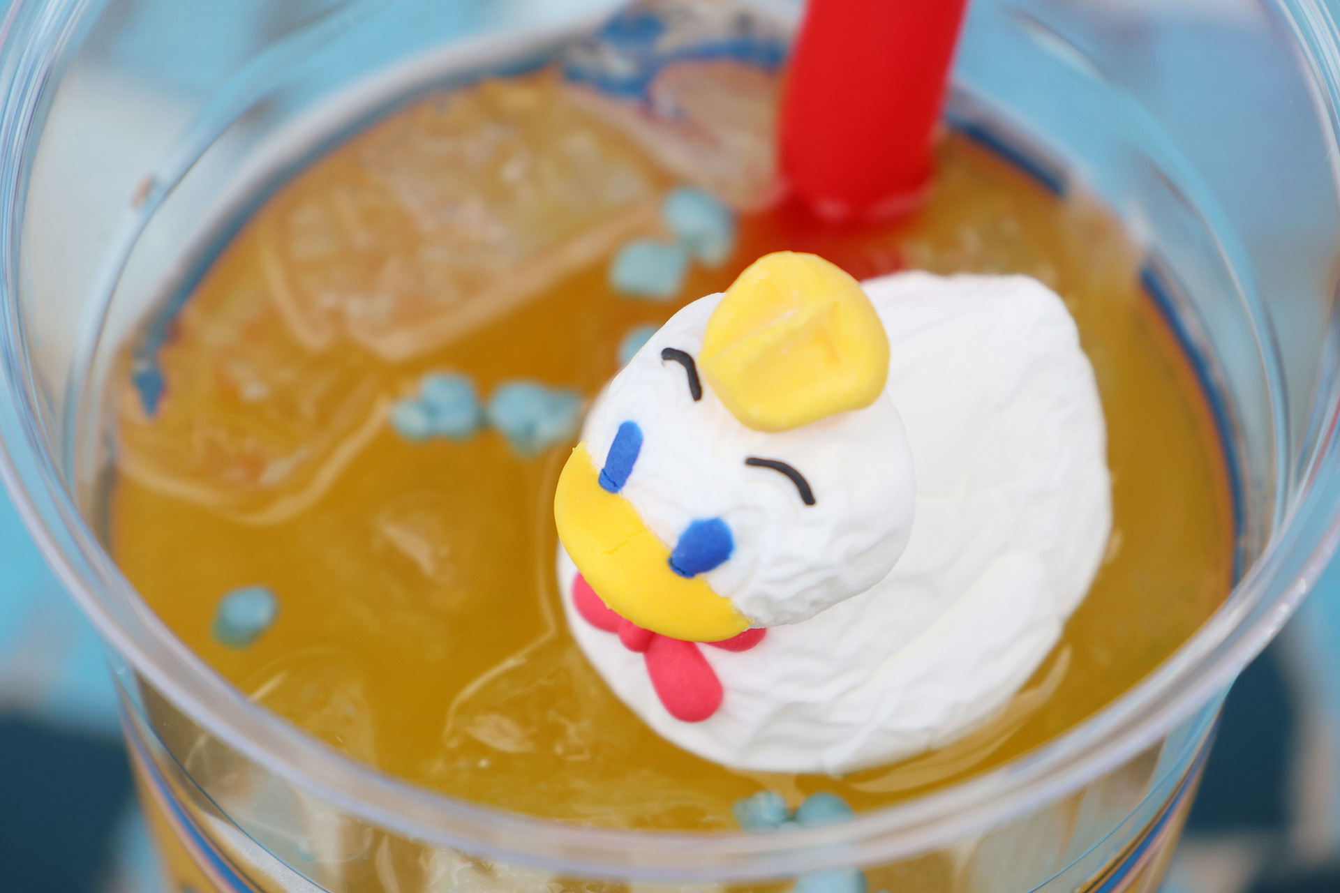 上に浮かぶクワッキーダック型のマシュマロが超キュート！