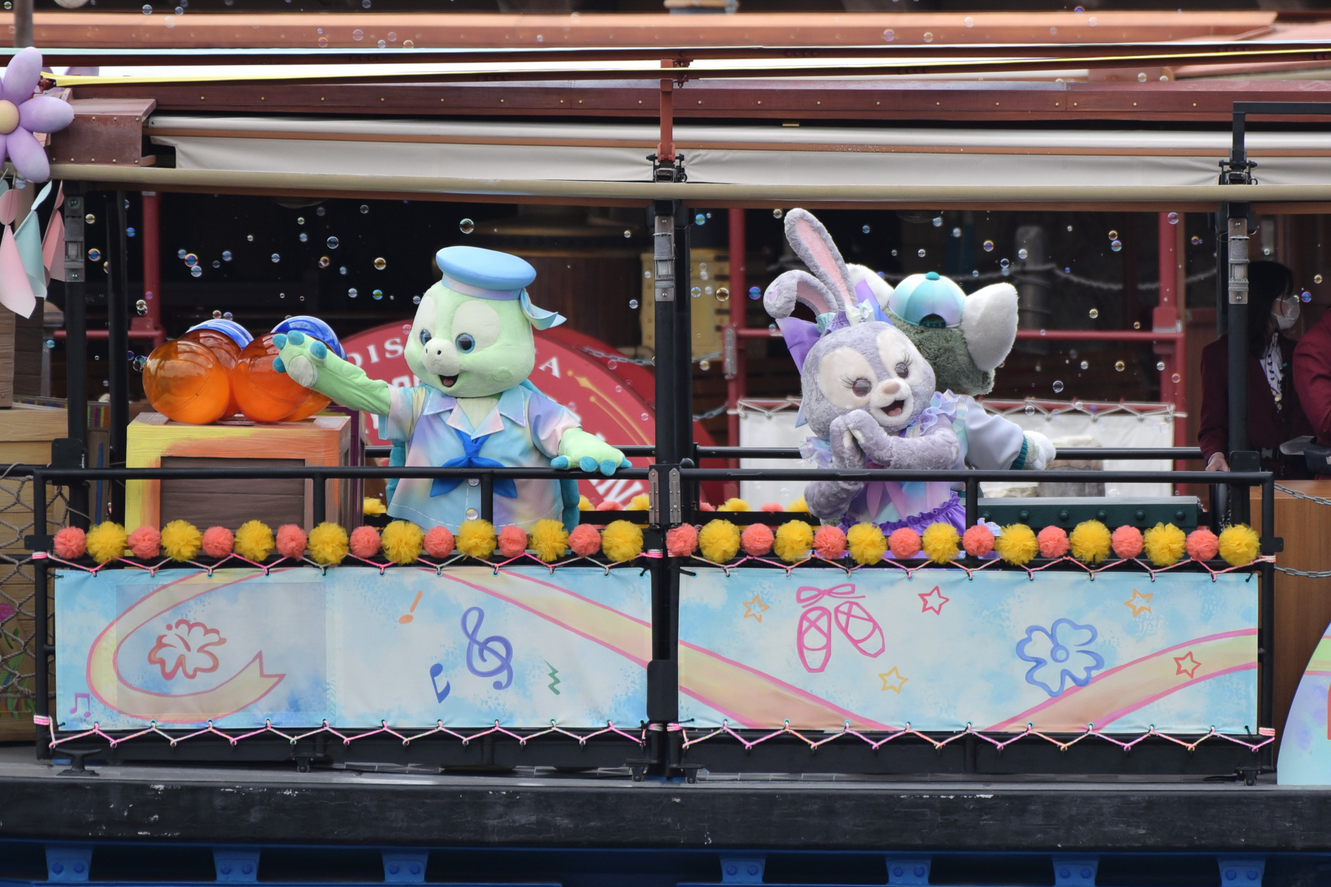 いつものトランジェットスチーマーラインからシャボン玉がたくさん吹き出し、幻想的な雰囲気に