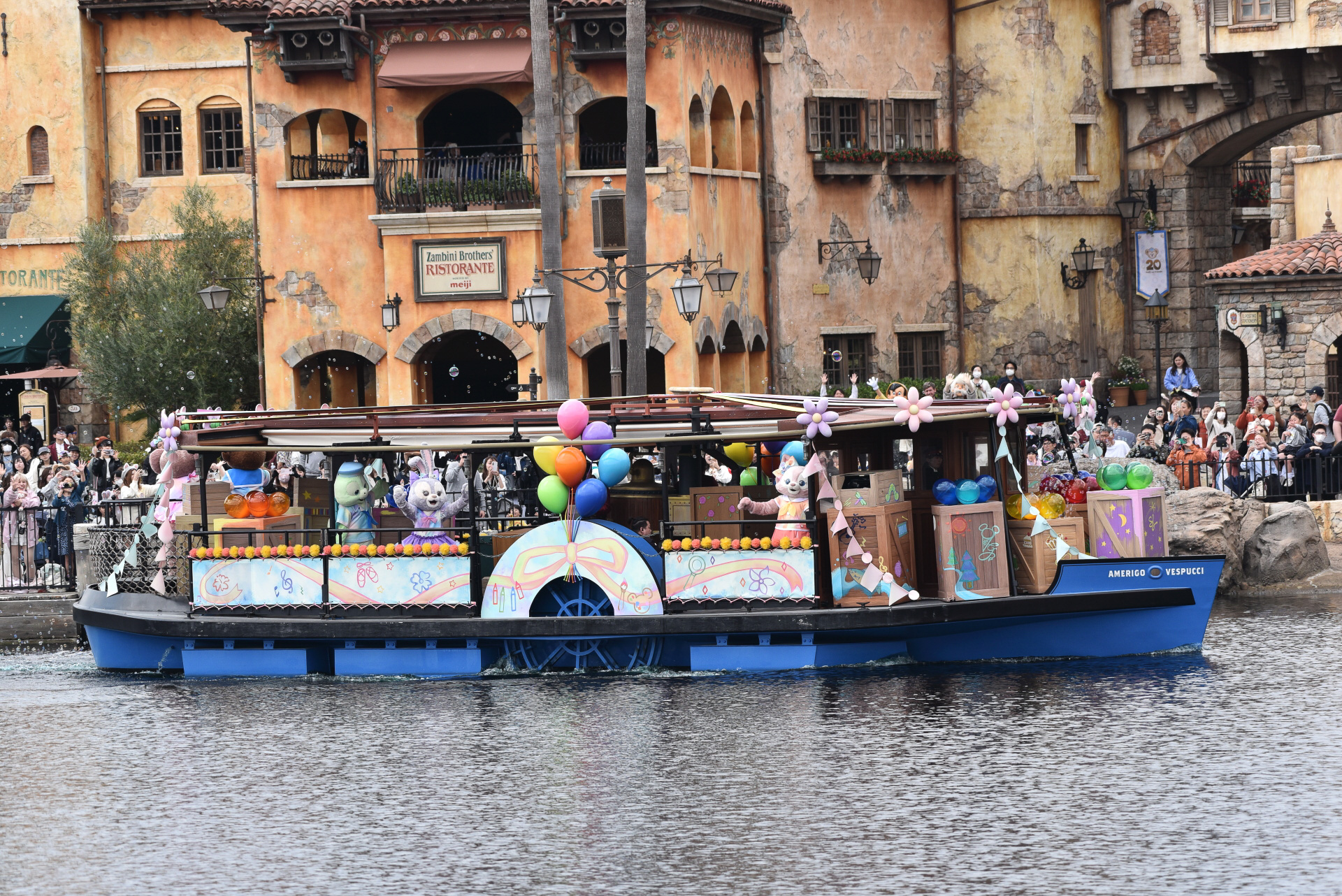 いつものトランジェットスチーマーラインからシャボン玉がたくさん吹き出し、幻想的な雰囲気に