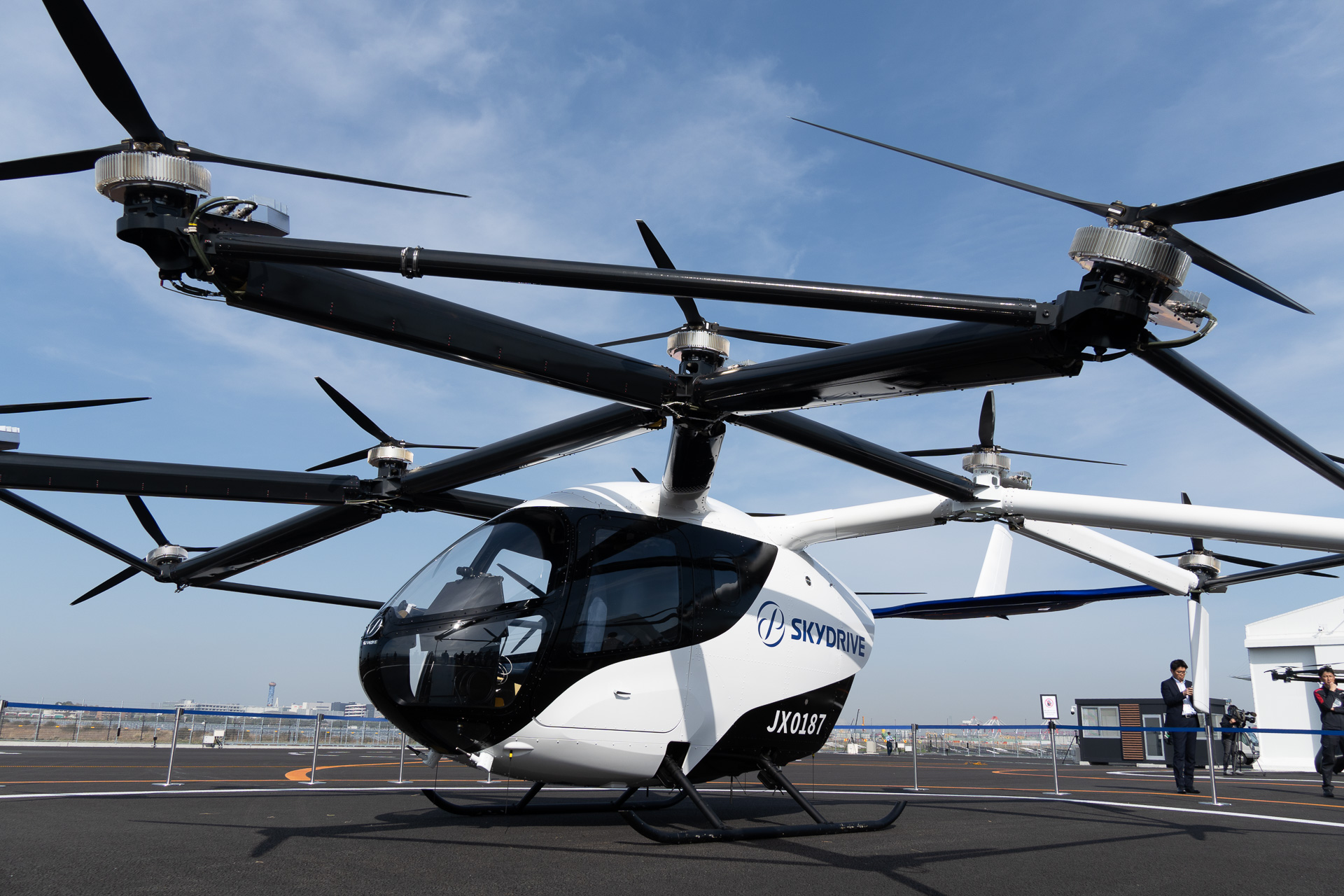 SkyDriveの空飛ぶクルマの内部に入ってみた