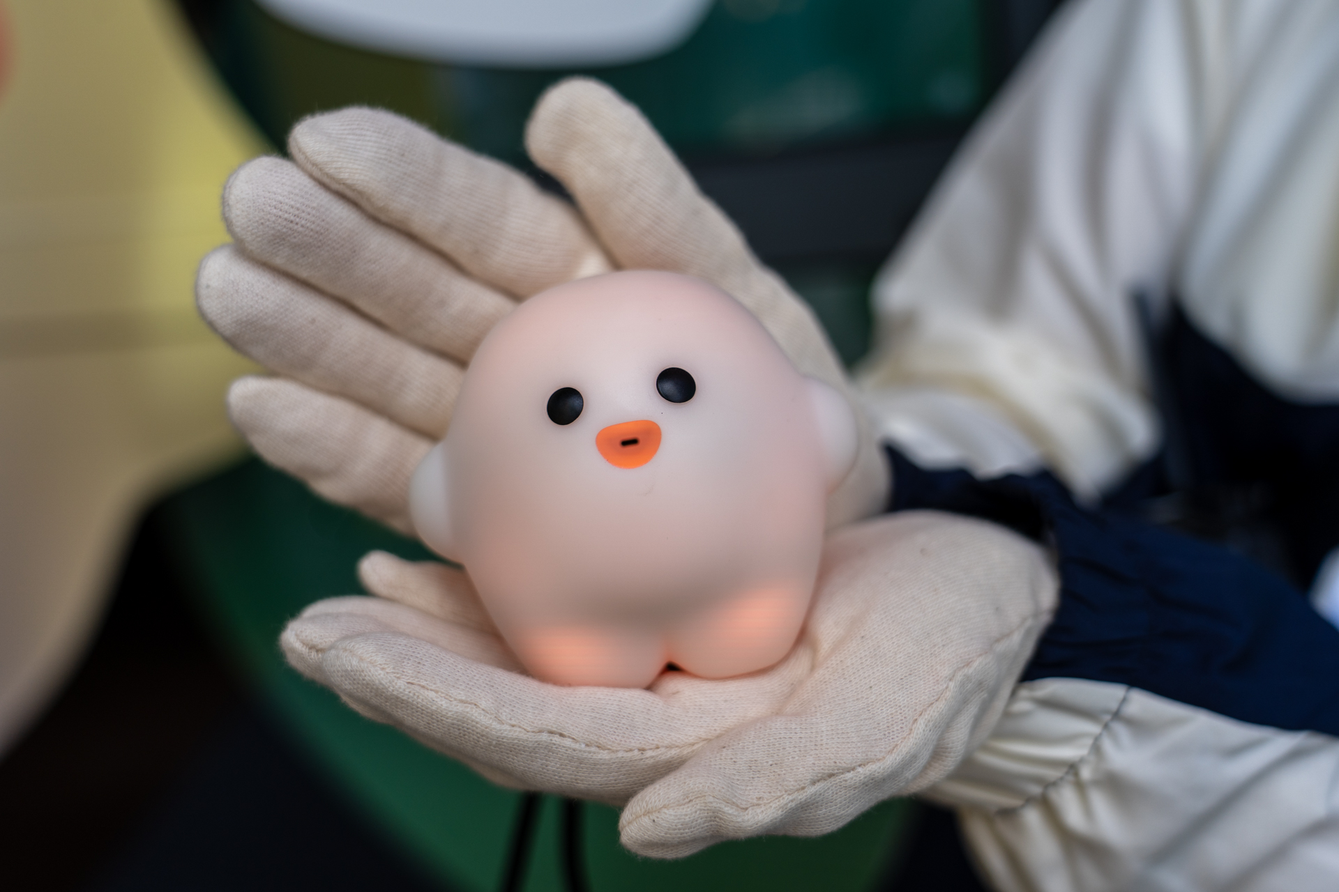 極め付きは来館者に手渡される音声ガイドがサーキュラー！　日本語、英語など言語を選べる