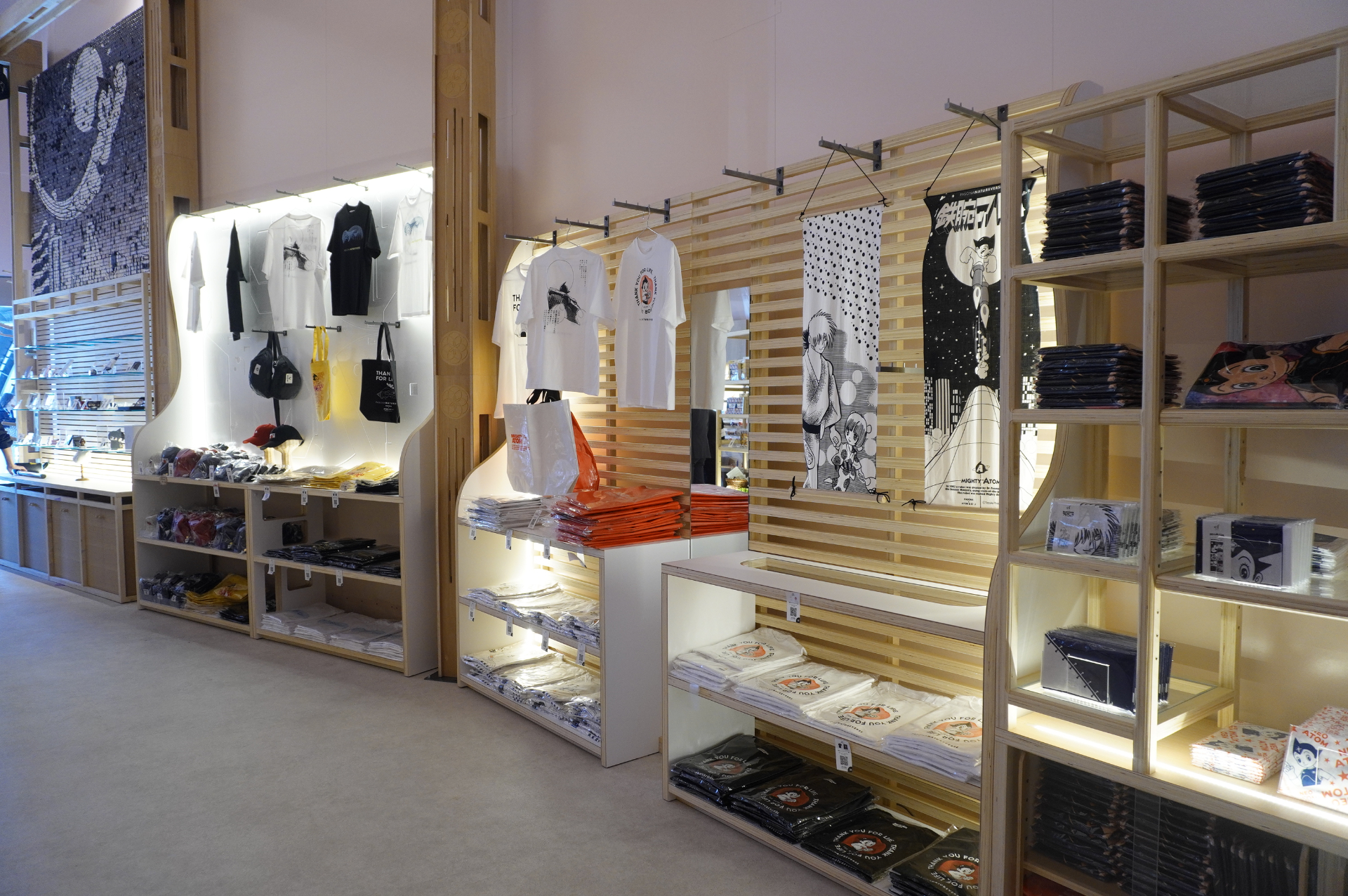 グッズショップも併設している