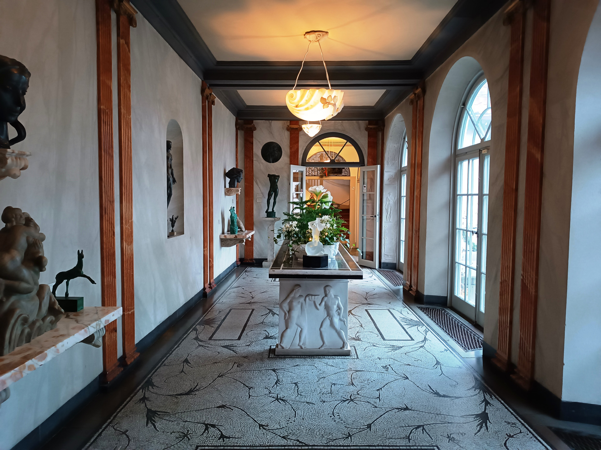 ミレスゴーデン美術館