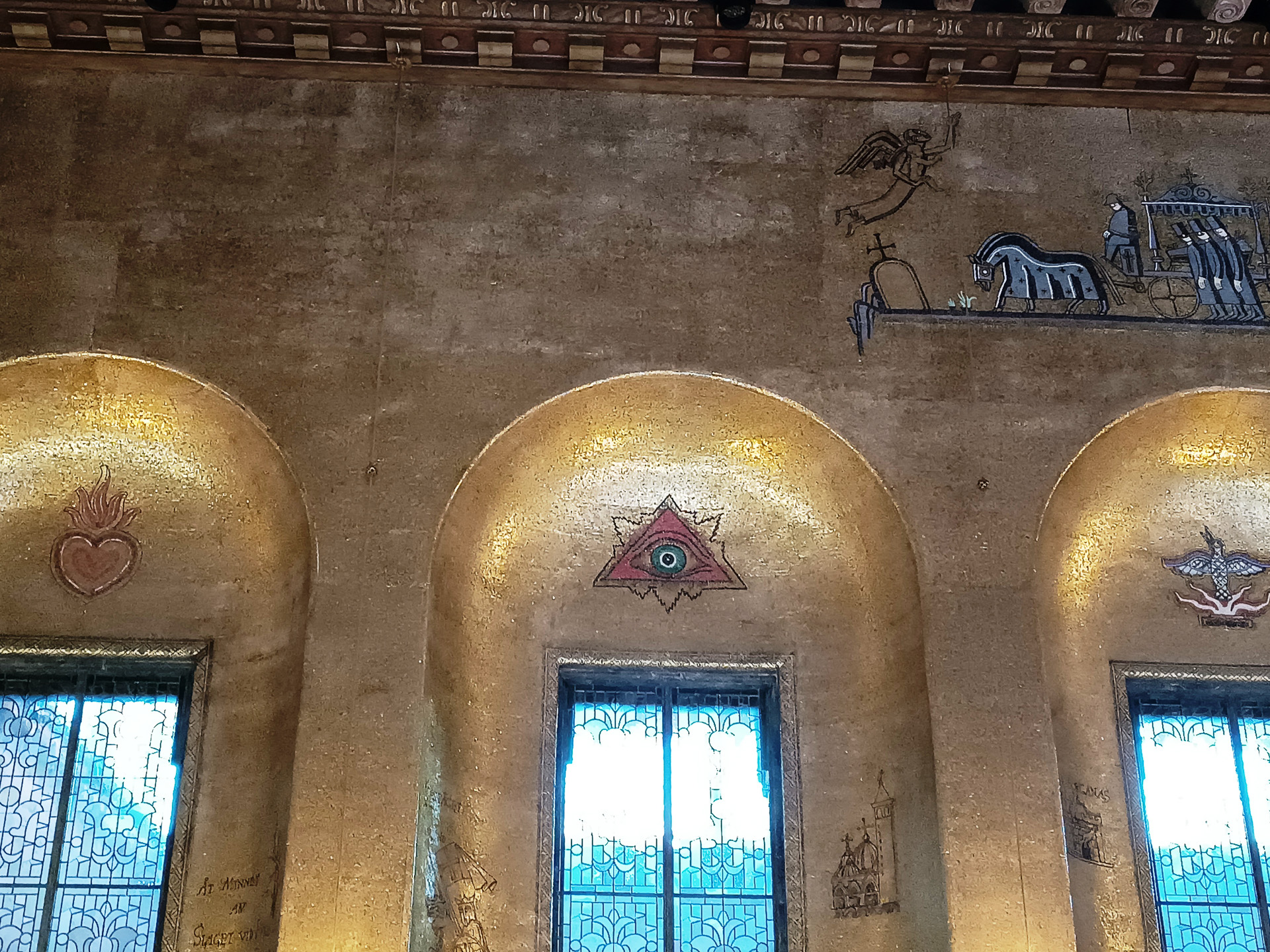 こんなところにもフリーメイソンのプロビデンスの目。ガイドさんによると、フリーメイソンは市庁舎建設時、大きなスポンサーの一つだったのではないかとのこと