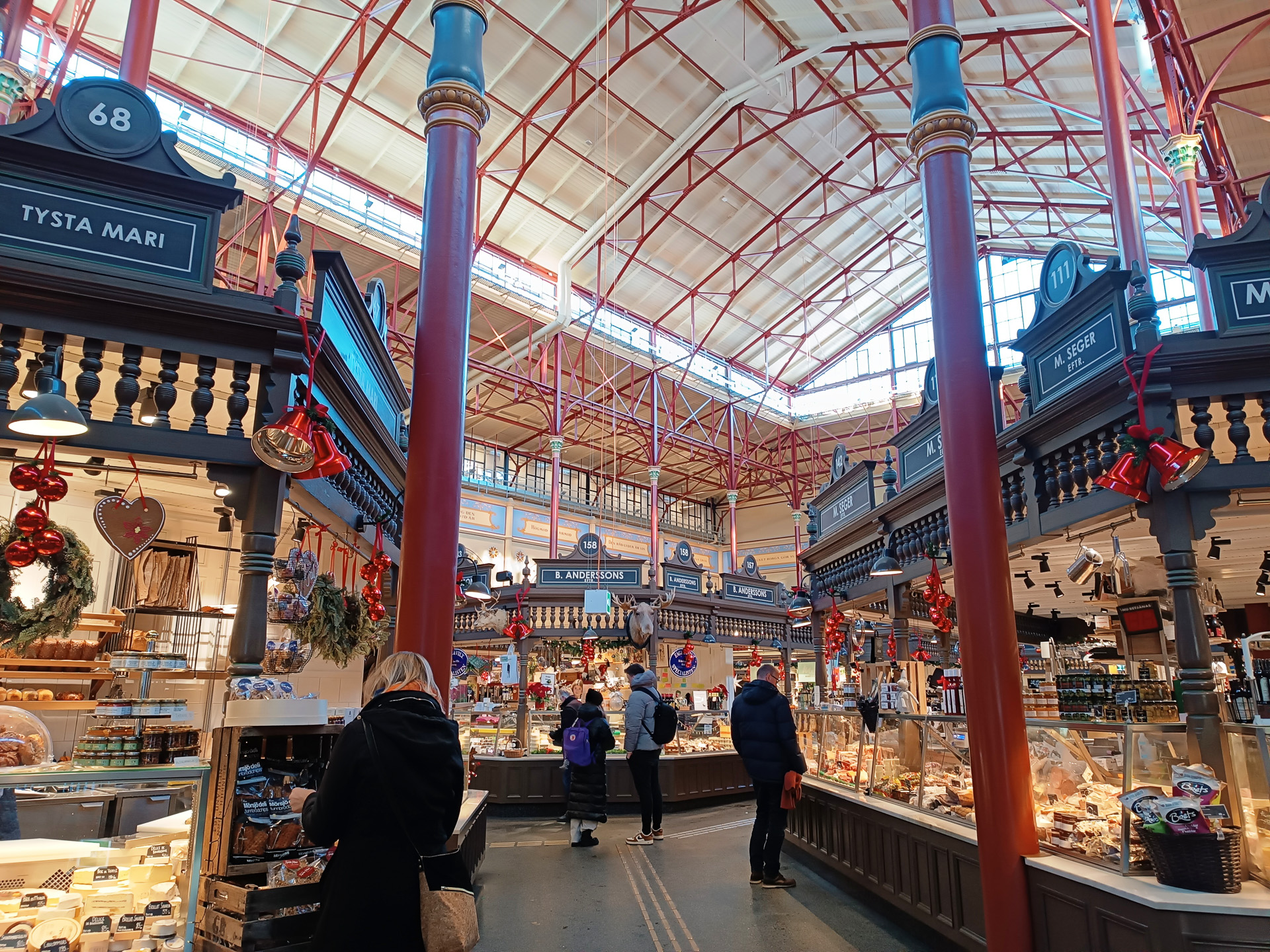 ストックホルムの市場でも、温めるだけになったミートボールを売っていました