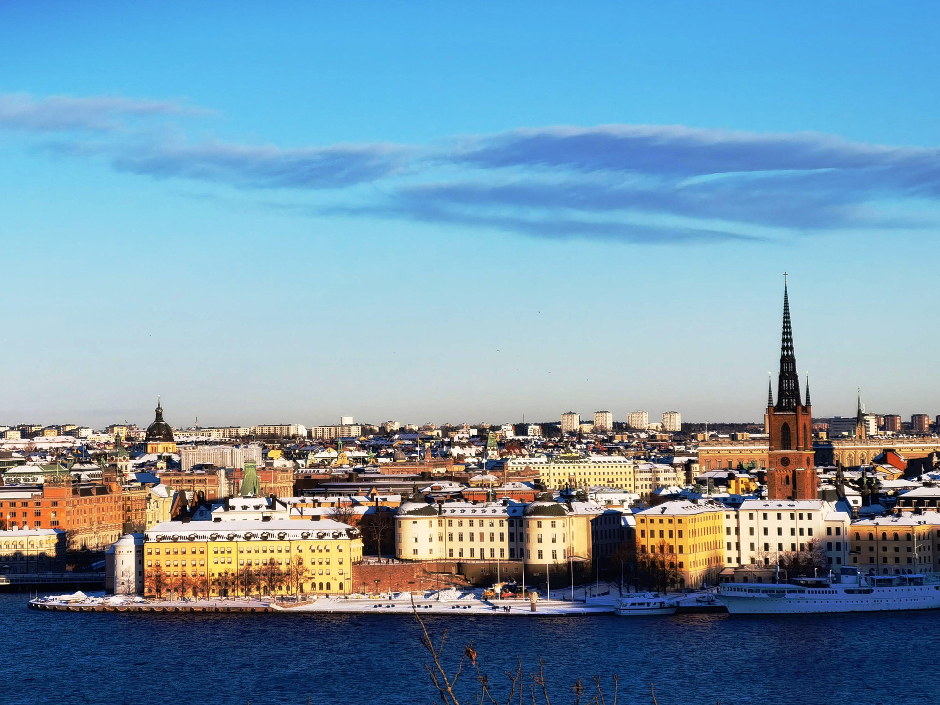 貴重な晴天の日、ストックホルムの高台からみた景色