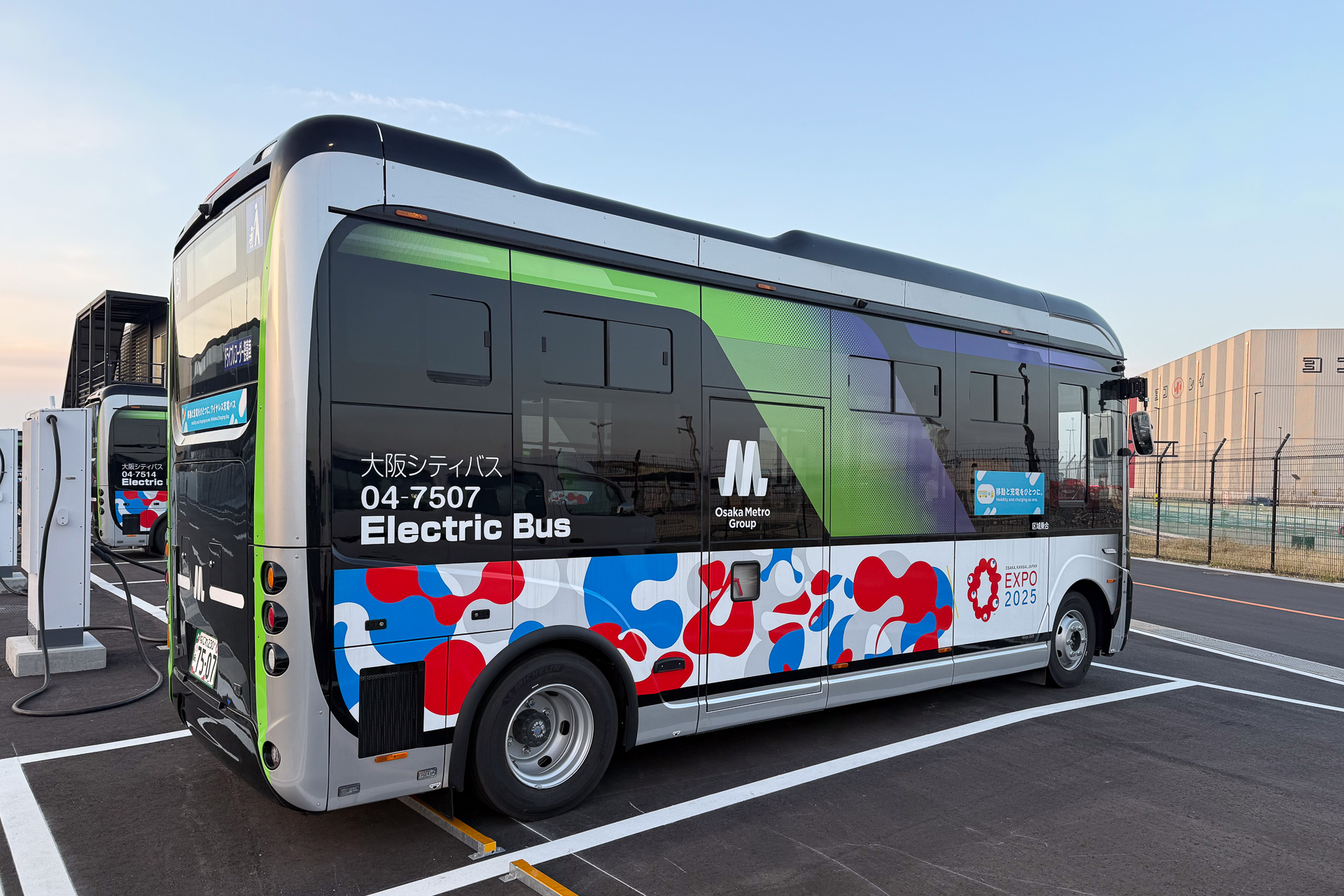 e Moverを斜め後ろから