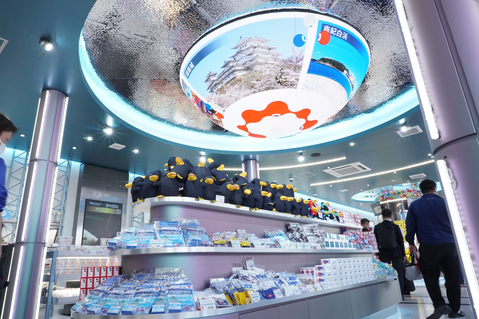 直径約3mの半球体シンボルディスプレイ