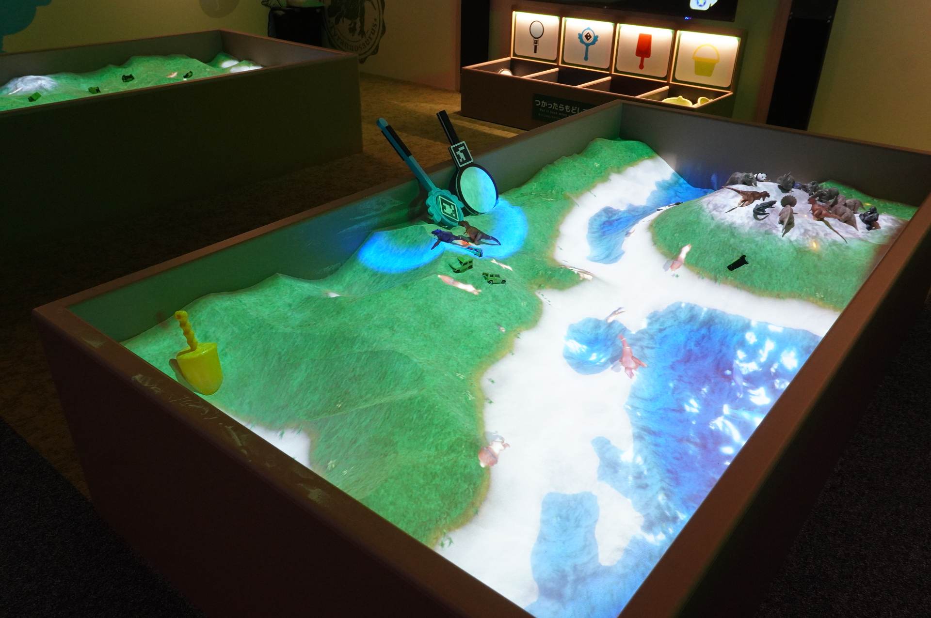 東海初出店「タカラトミープラネット」。海の中にいるようなプラレールやボールプール、滑り台などで遊べる