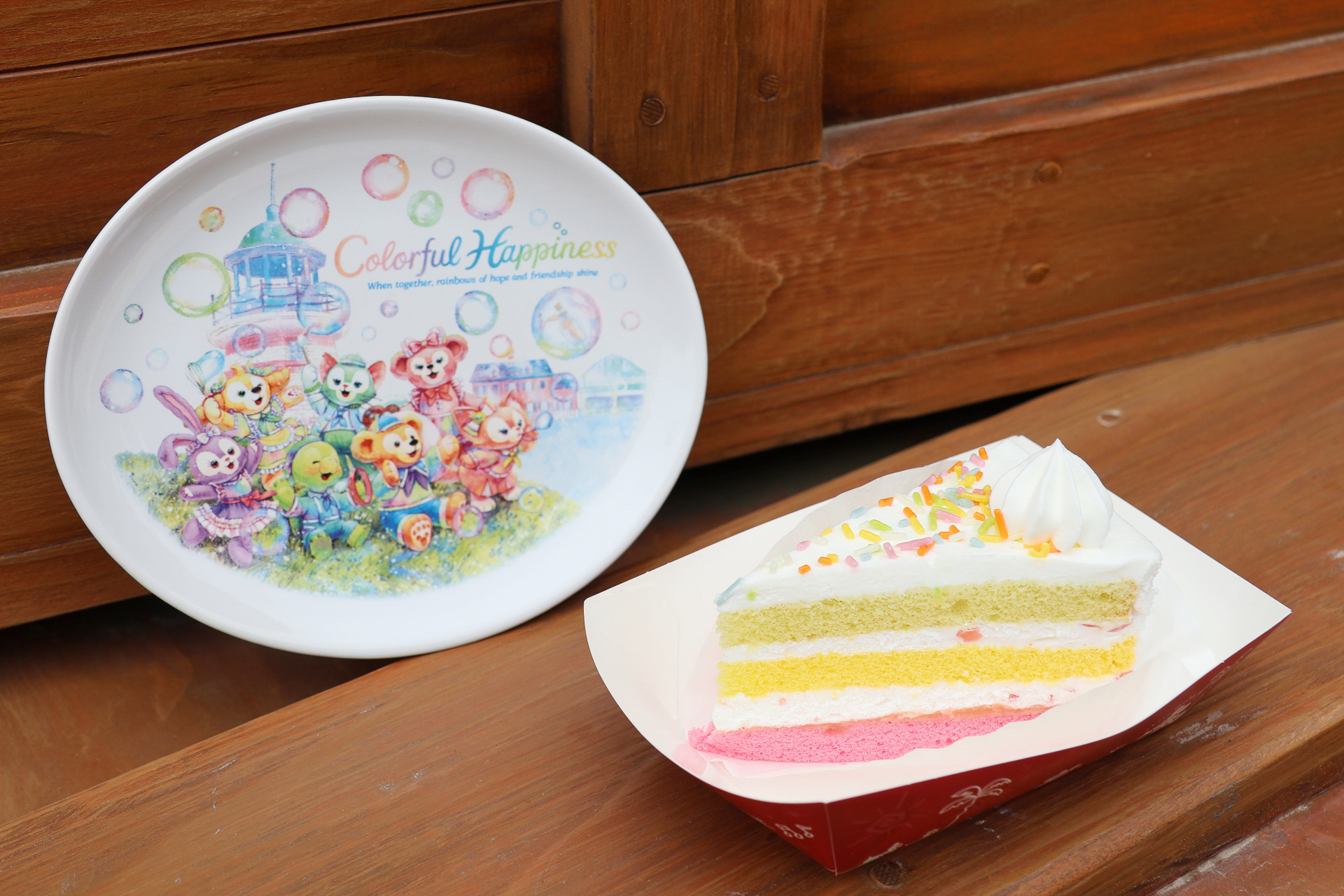 「スペシャルケーキ（ピーチ）、スーベニアプレート付き」（1300円）