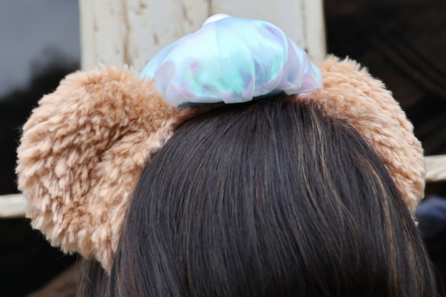 「カチューシャ」（2400円）は、「カラフルハピネス」のダッフィーの衣装をアレンジしたデザイン