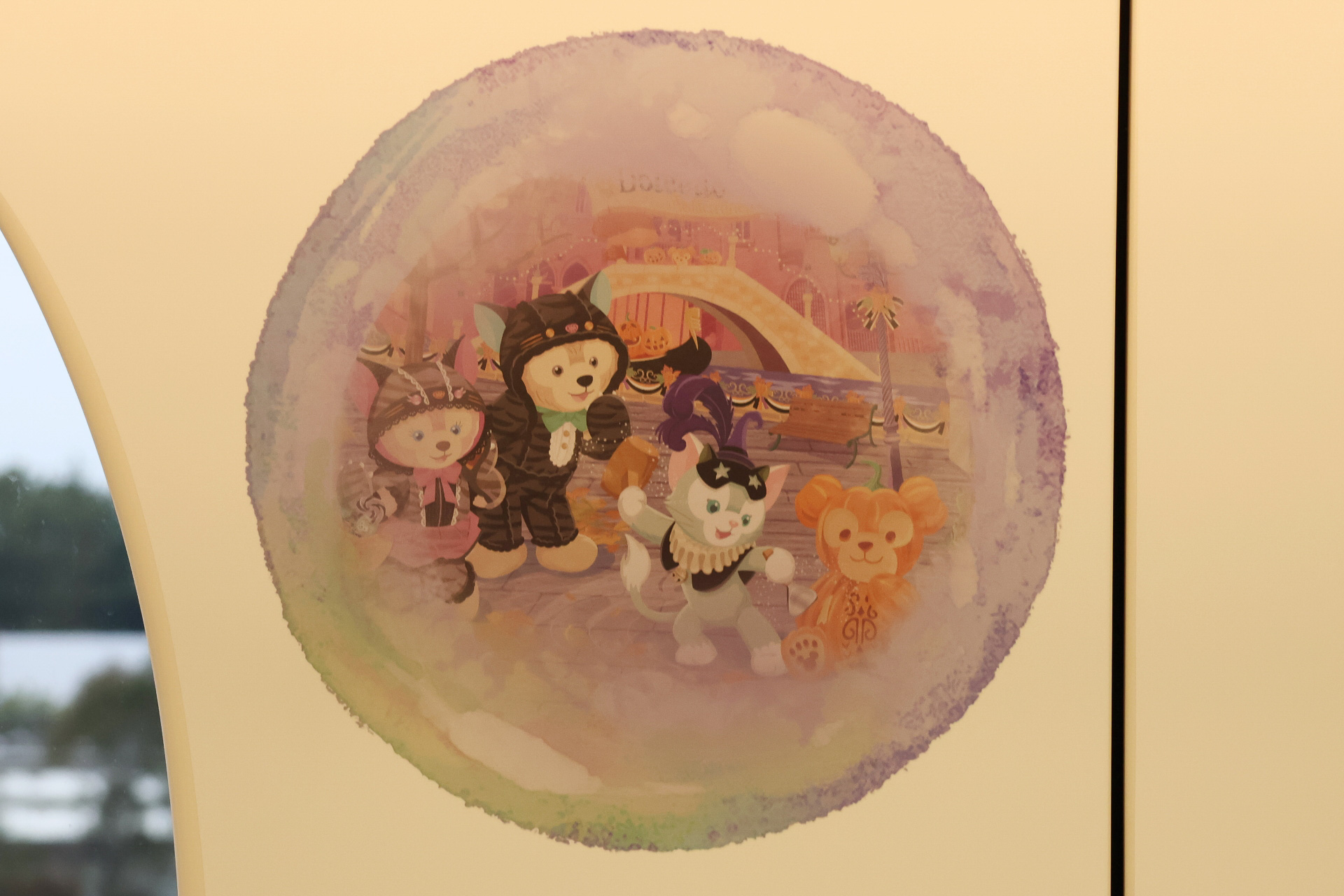 シャボン玉のなかにはダッフィーたちの思い出が浮かび上がっている