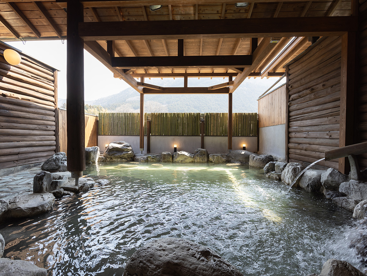 大露天風呂（館内着着用専用エリア）