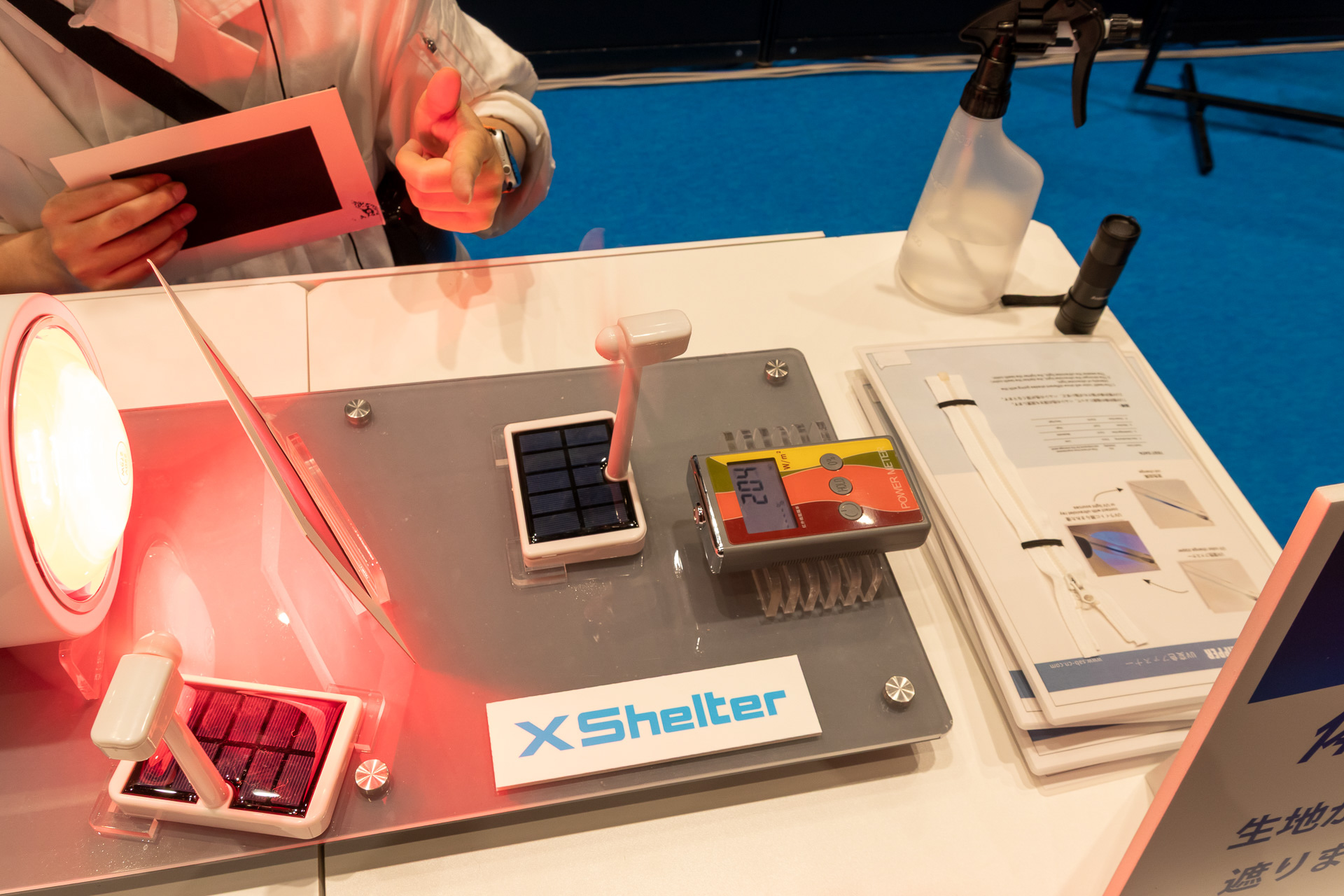 断熱機能を持たない生地は風車が回ったまま