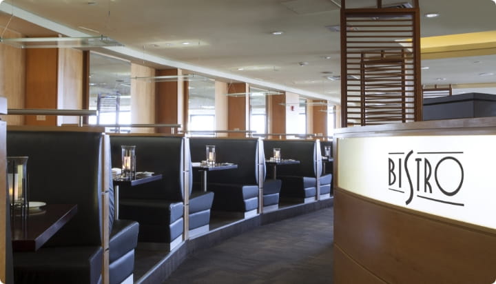 PICグアム、レストラン55ドル以上の注文でハウスワイン2杯無料