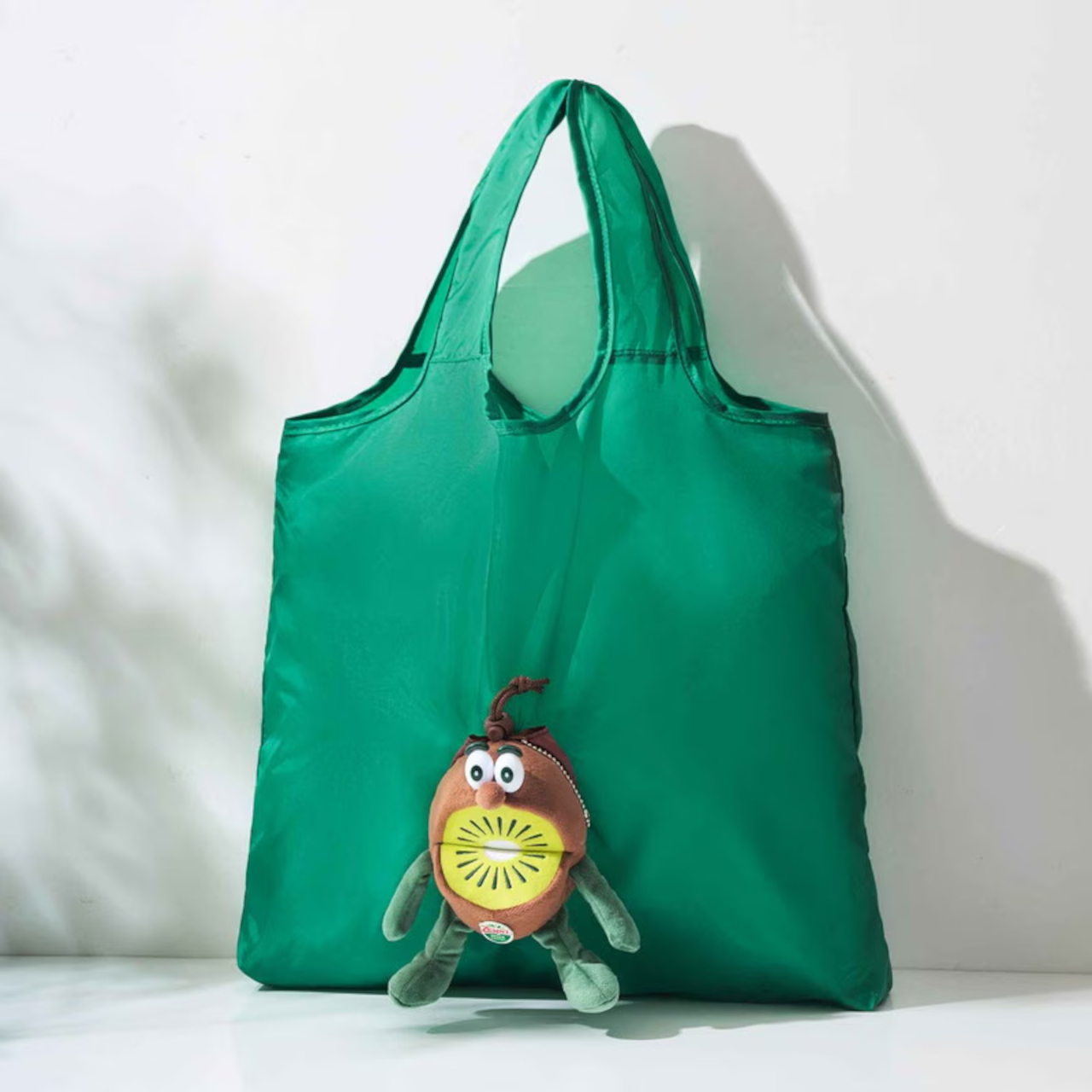 ニュージーランド育ちのキウイブラザーズがぬいぐるみエコバッグに