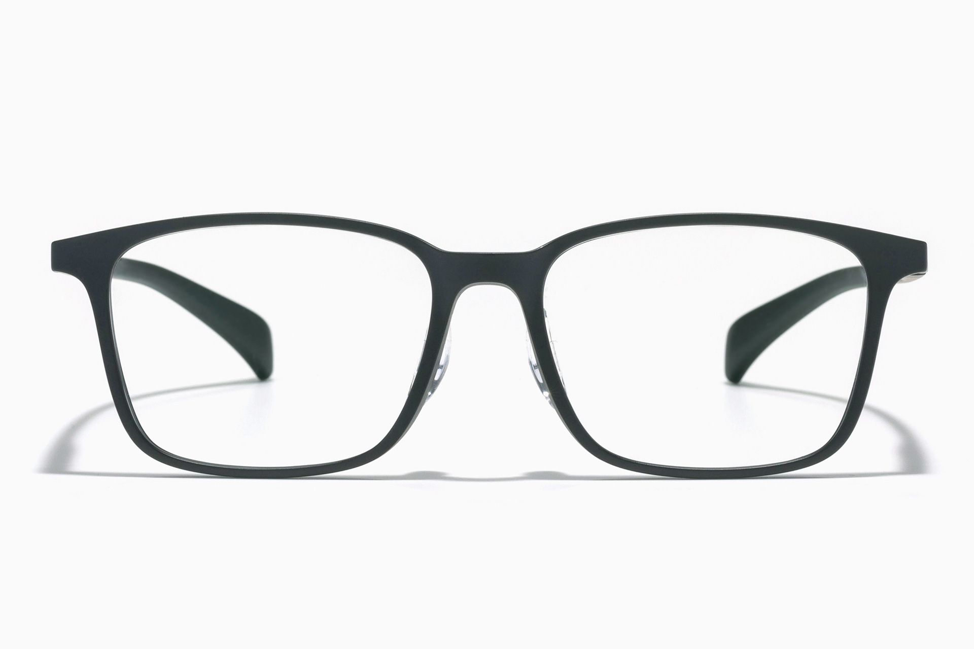 JINS 360°（ウェリントン）。カラーはクリア、マットブラウンデミ、マットブラック