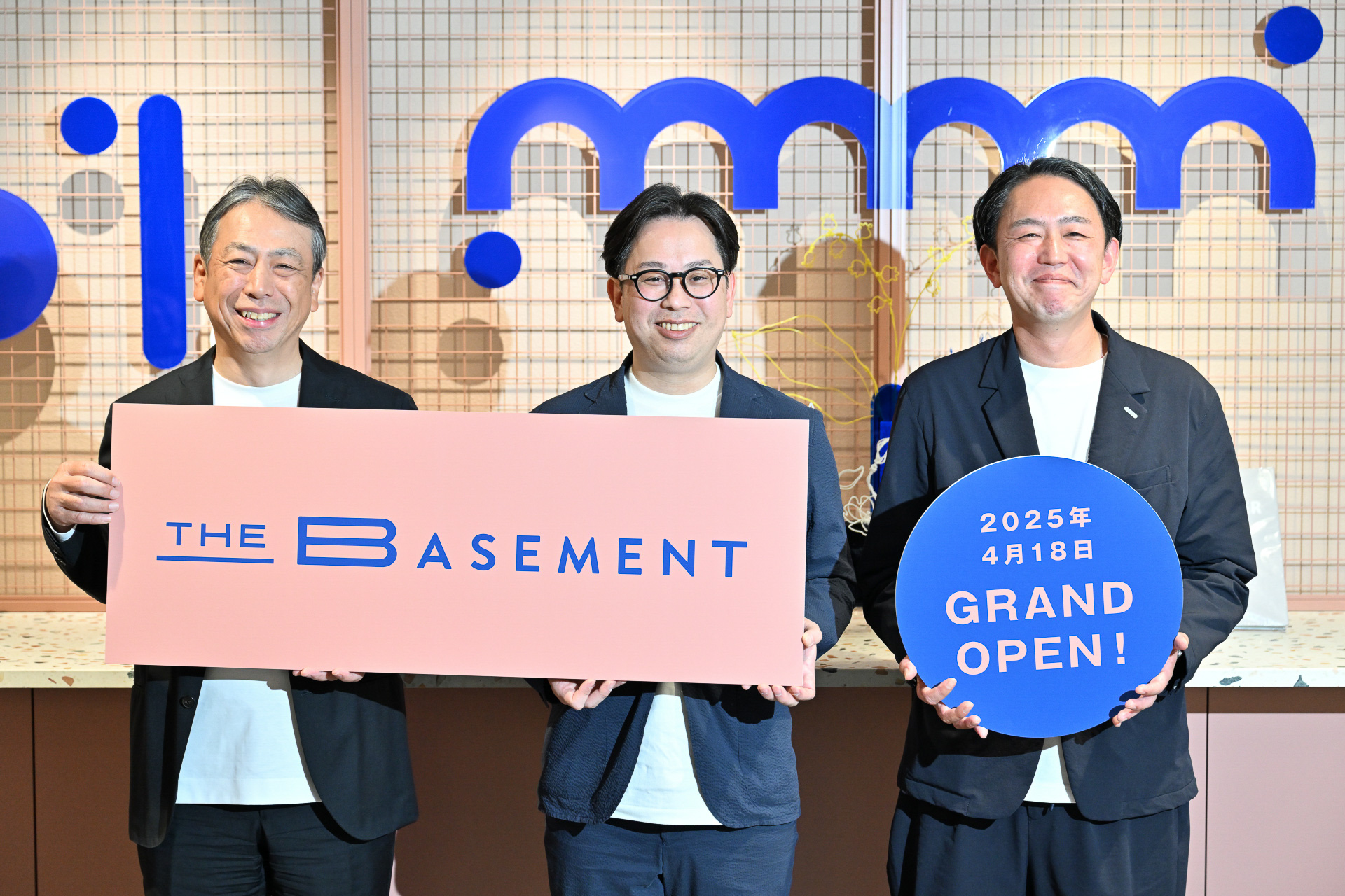 左から株式会社アクタス 取締役会長 休山昭氏、アールエヌティーホテルズ株式会社 代表取締役社長 本山浩平氏、企画開発部 部長 宗像興一氏