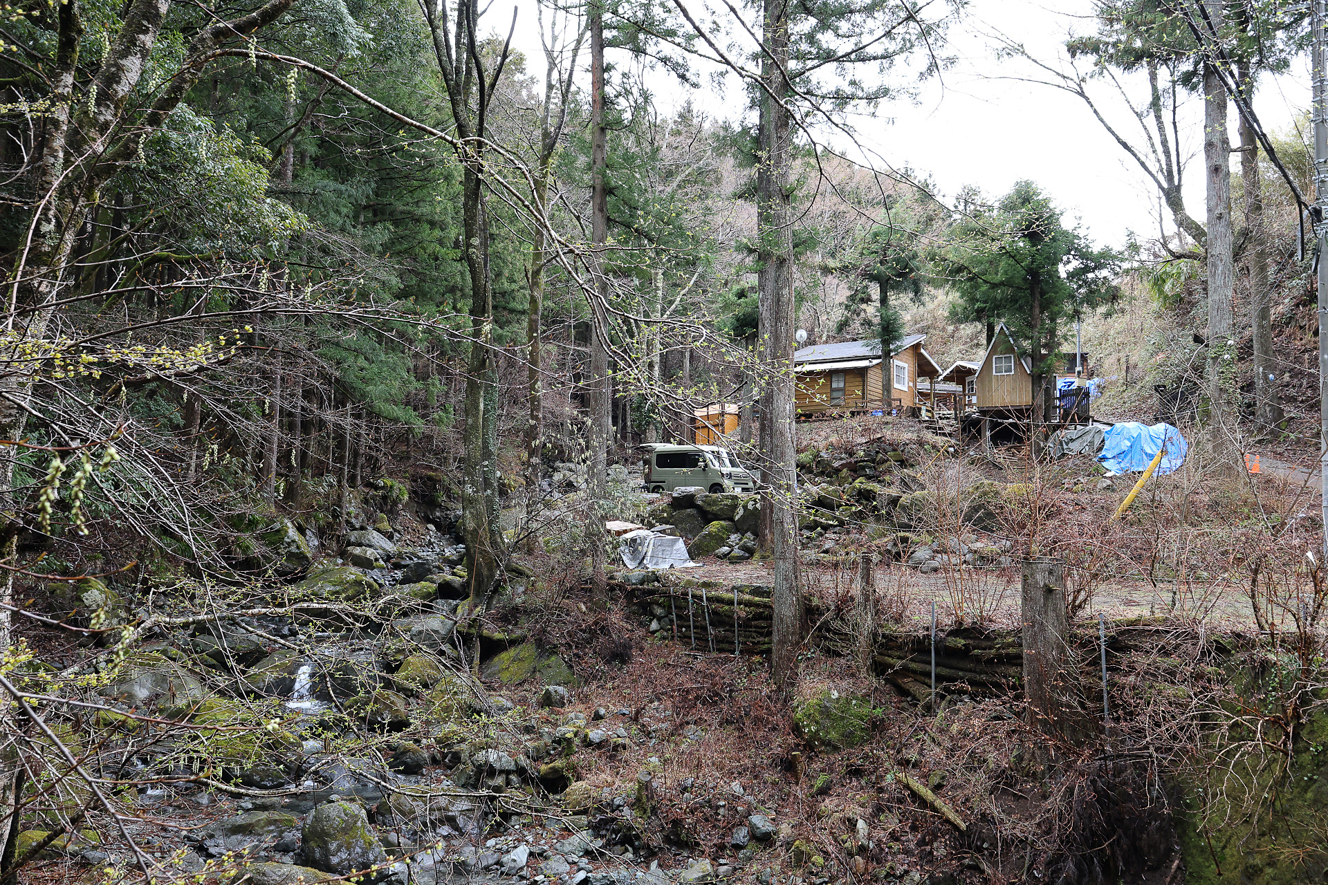 今回の目的地は山梨県南都留郡道志村にある「RVパーク campsite fairy forest」