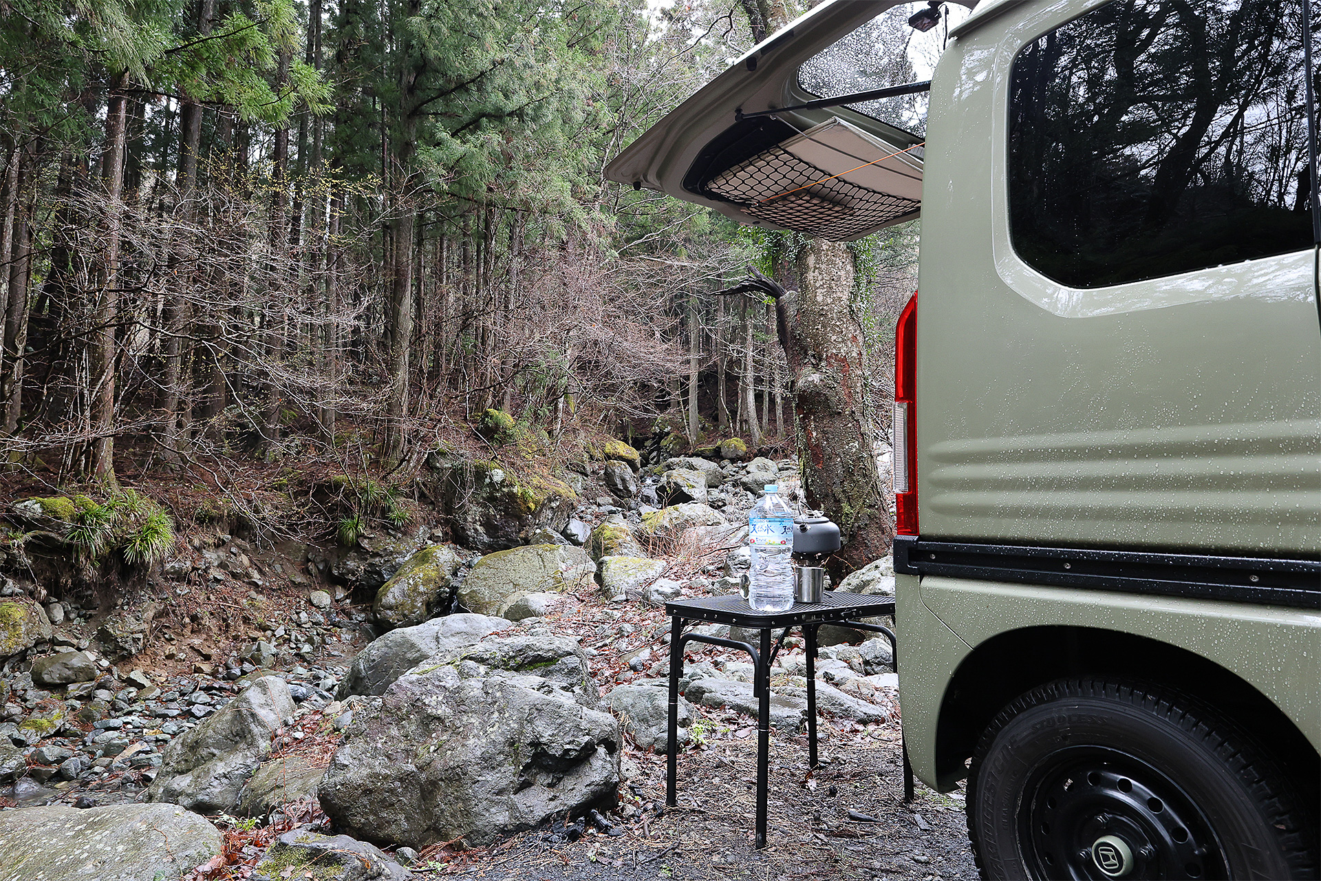 こちらの施設に限ったことではないが、水場があって木が生い茂る山には吸血するヤマビルがいることが多い。気温が上がる頃の利用ではヤマビルや虫への対策もしておいた方がいいと思う