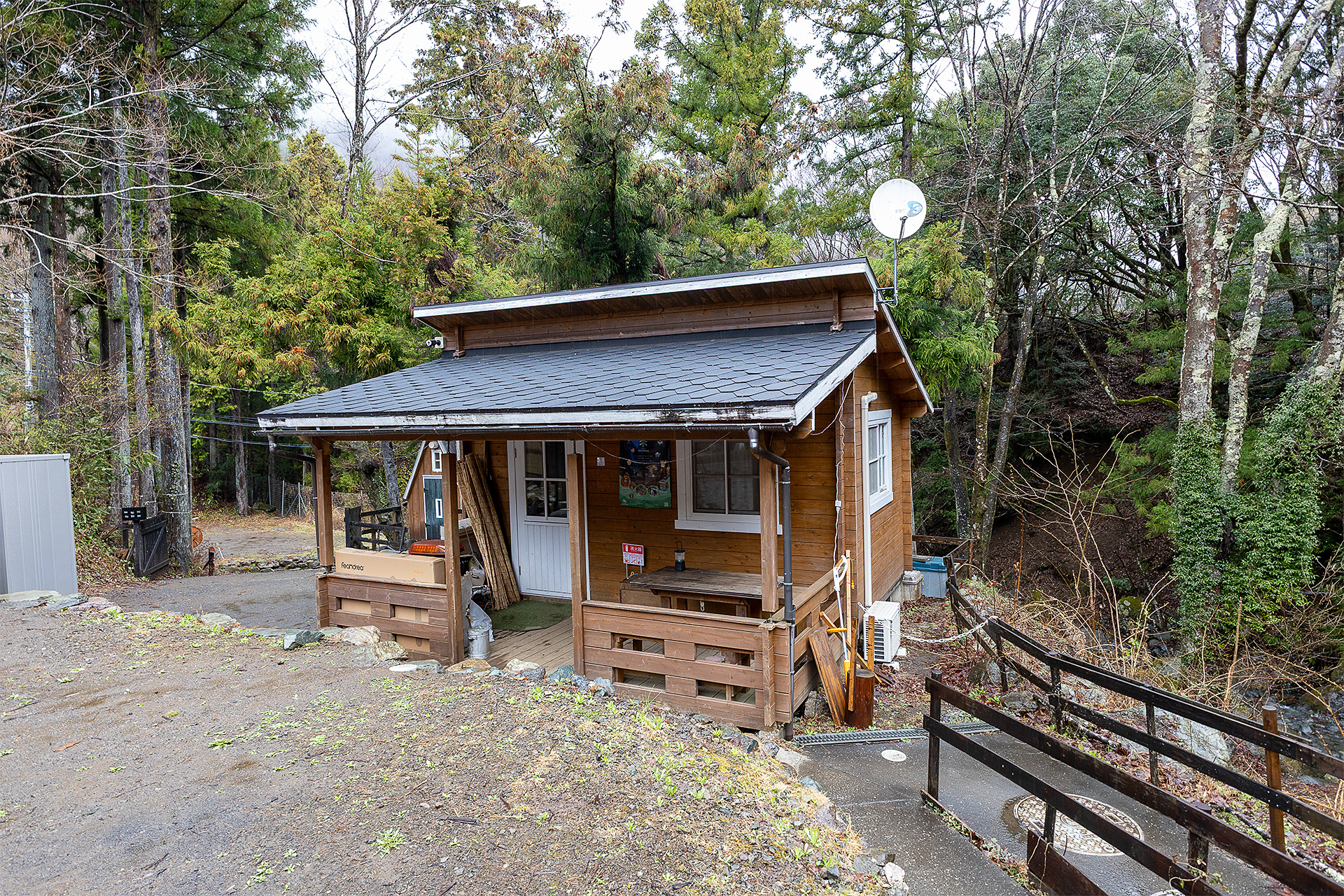 こちらが管理小屋。施設から近いところに消防署があるので、ケガなどした際は比較的早く救急車が来てくれるそうだ
