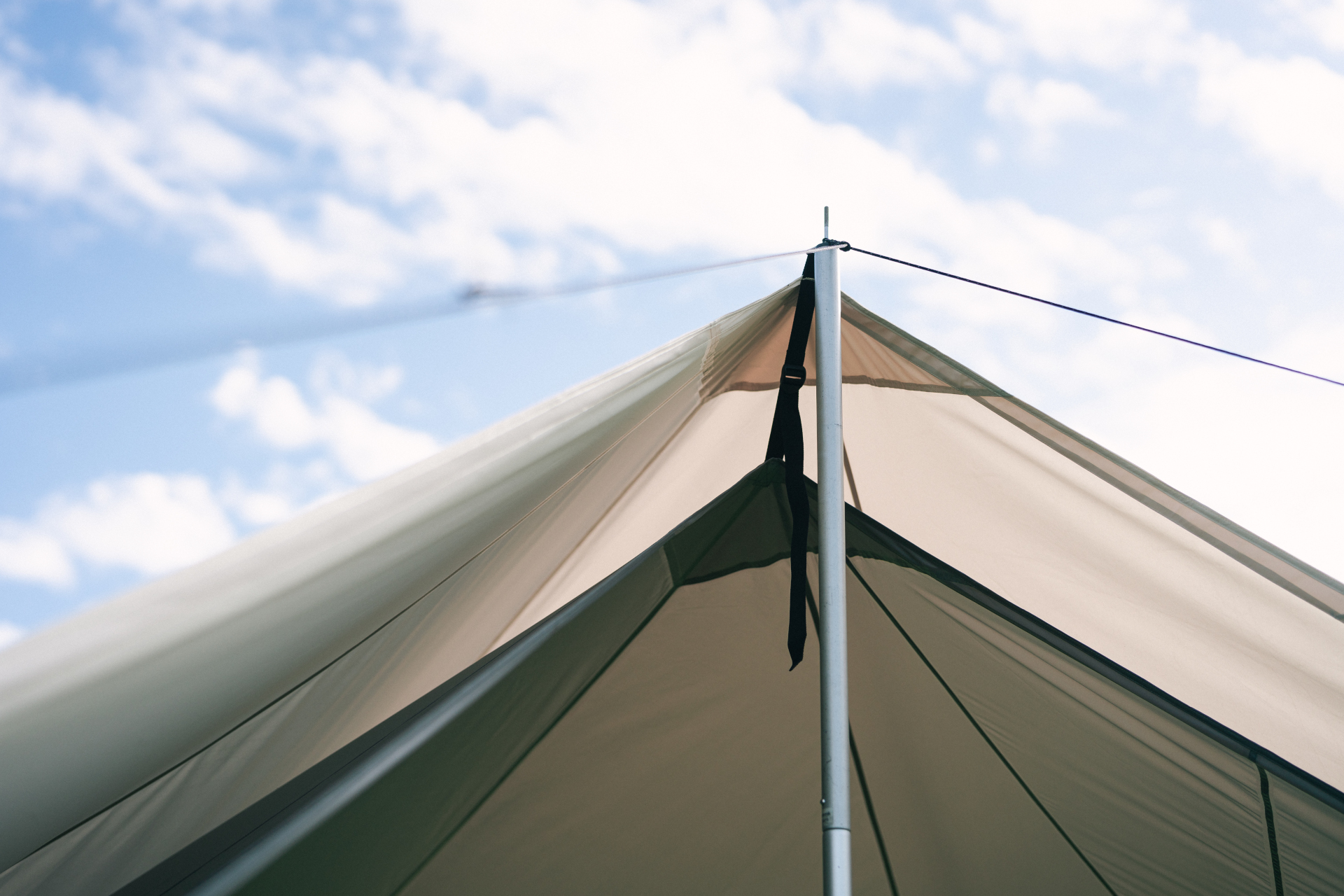 二重幕構造で真夏のキャンプをより快適に