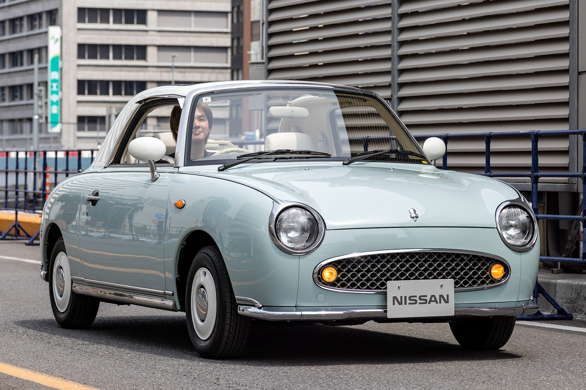 日産「フィガロ」（1991年式）