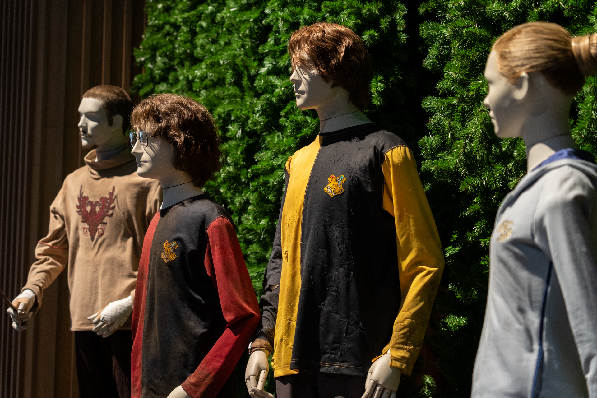 ロビーにはトライウィザード・トーナメントに選手4名が出発するシーンをイメージしたブースやフォトスポットが設置されている