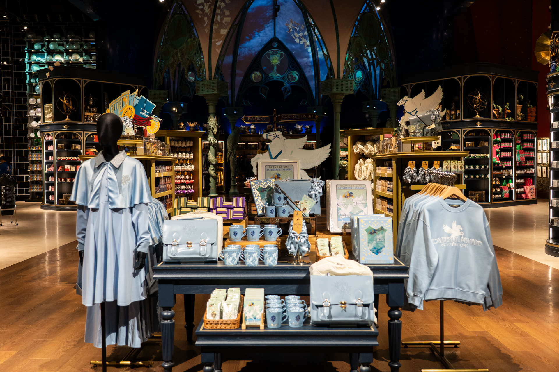 注目は炎のゴブレット「ボーバトン」コレクションコーナー