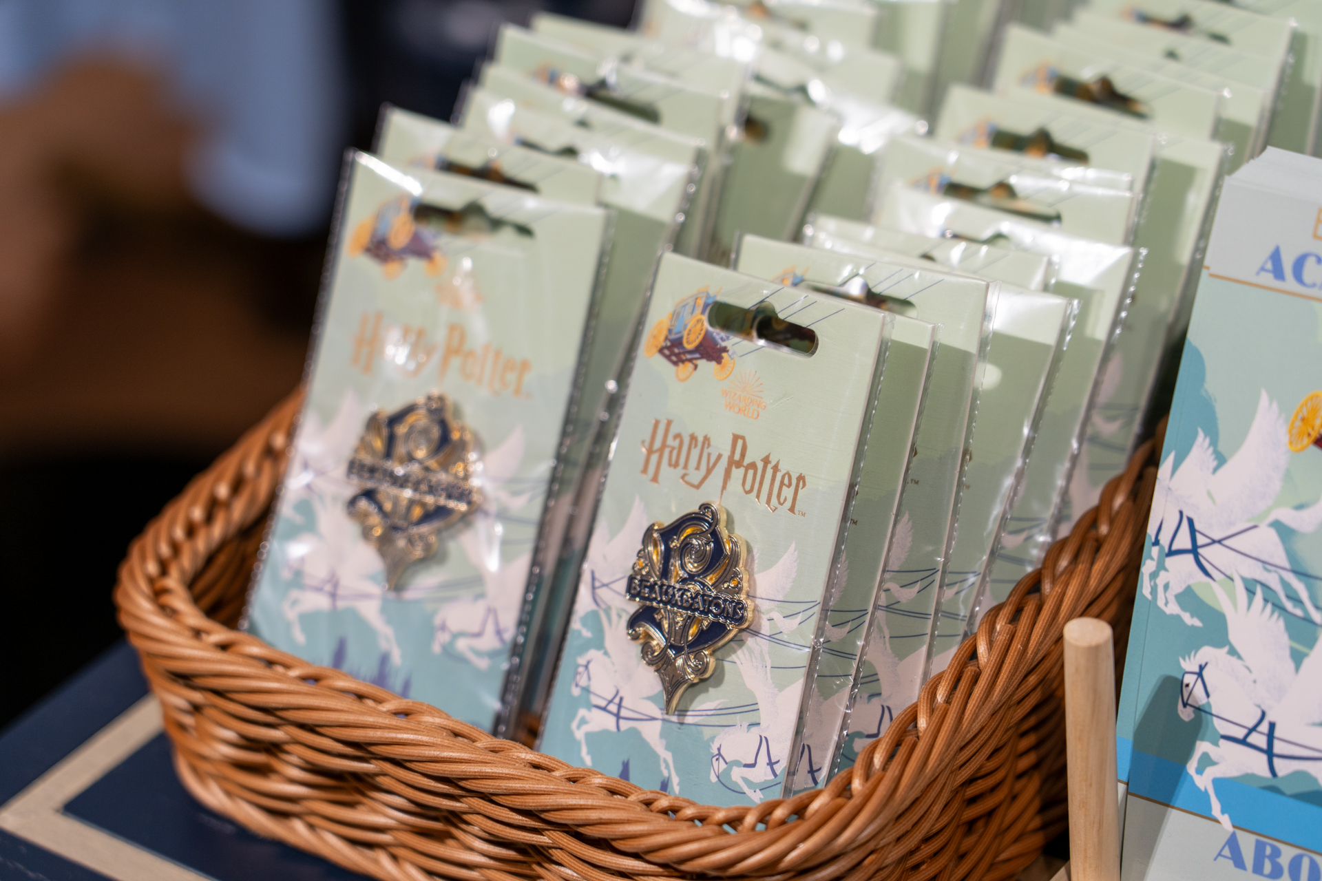 ボーバトン エナメルピンバッジ（1100円）