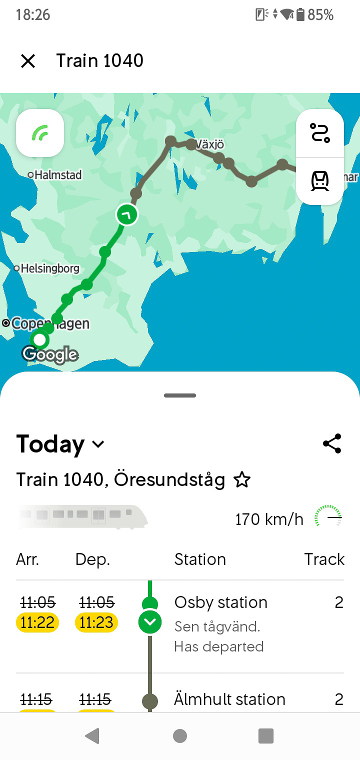 海外における列車位置情報の表示例（スウェーデンのSJ）。指定した列車について、「どこの駅まで来ているか」と遅延の有無を表示するほか、地図上に現在位置が現われる
