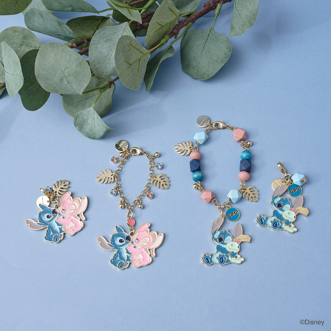 「バッグチャーム（スティッチ・エンジェル）」（6050円）、「ファスナーチャーム」（4400円）