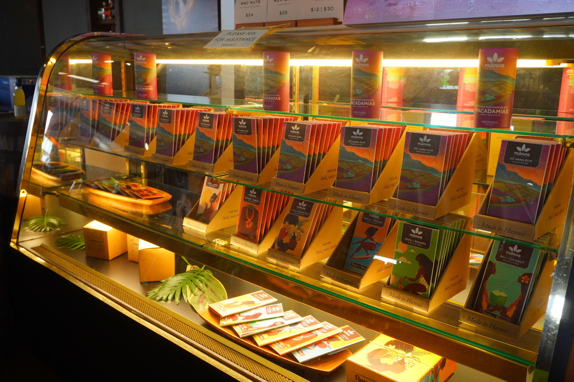 ハワイブランドのマノアチョコレートやコナコーヒーも販売していました