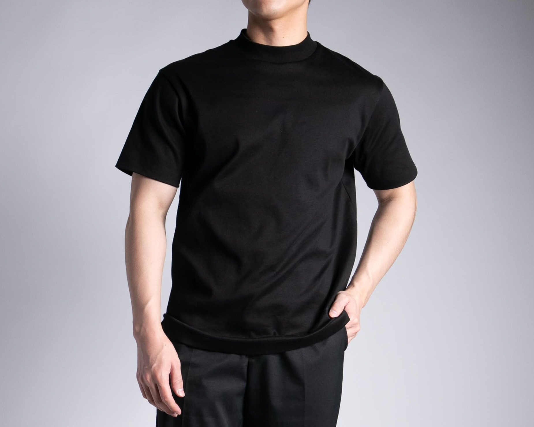 1枚で来てもジャケットを羽織っても様になるシルエットを実現